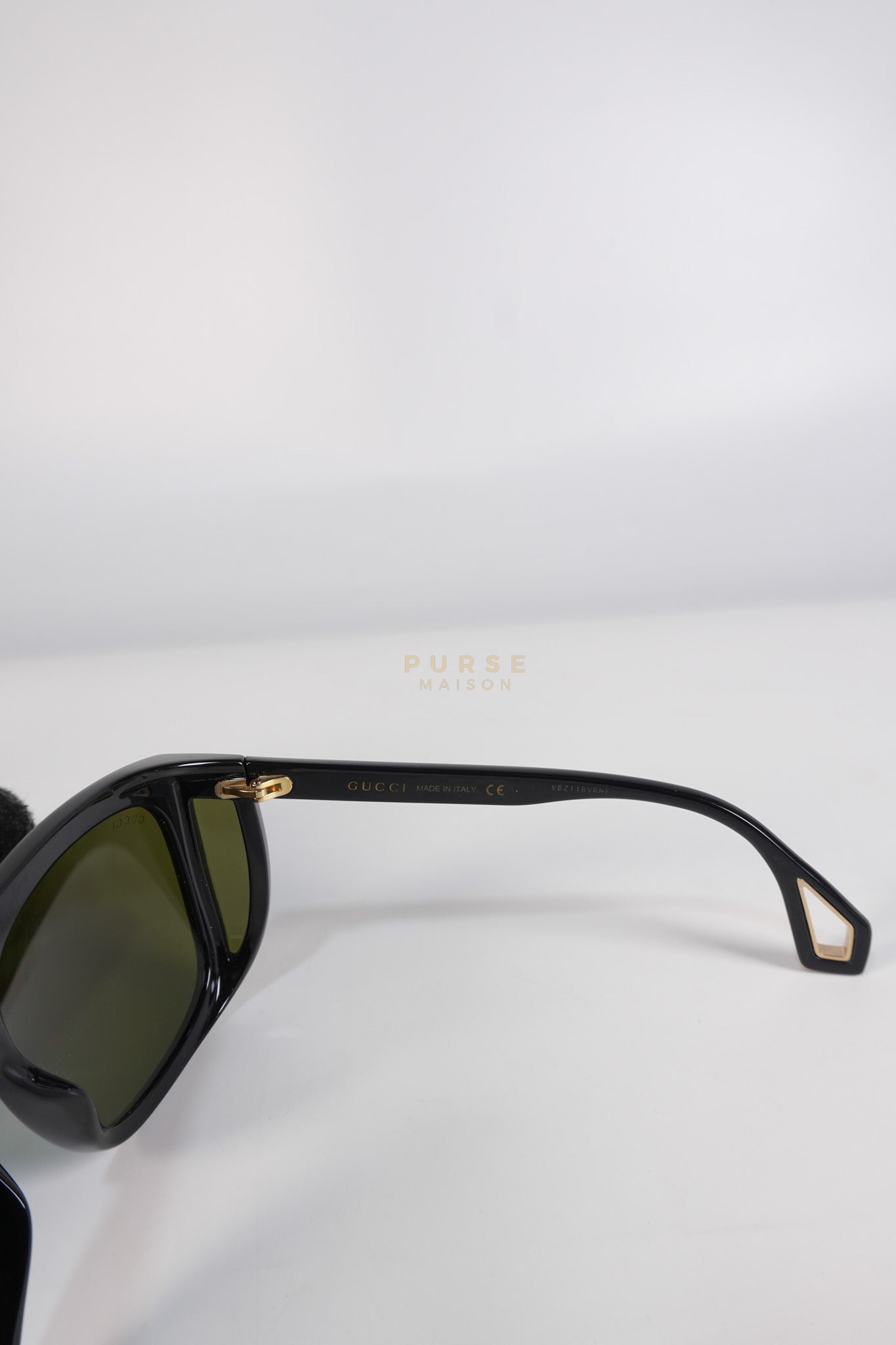 GG0467S Sunglasses in Black/Green | Purse Maison Luxury Bags Shop