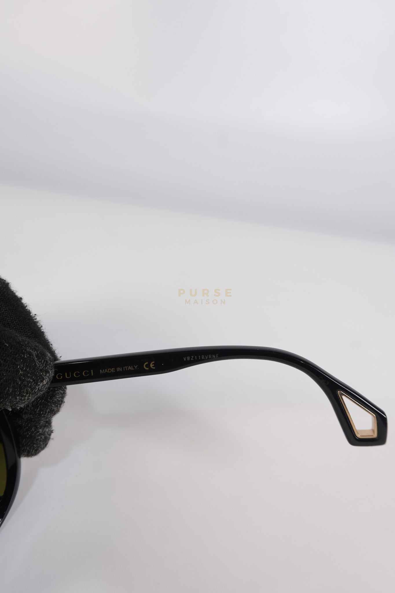 GG0467S Sunglasses in Black/Green | Purse Maison Luxury Bags Shop