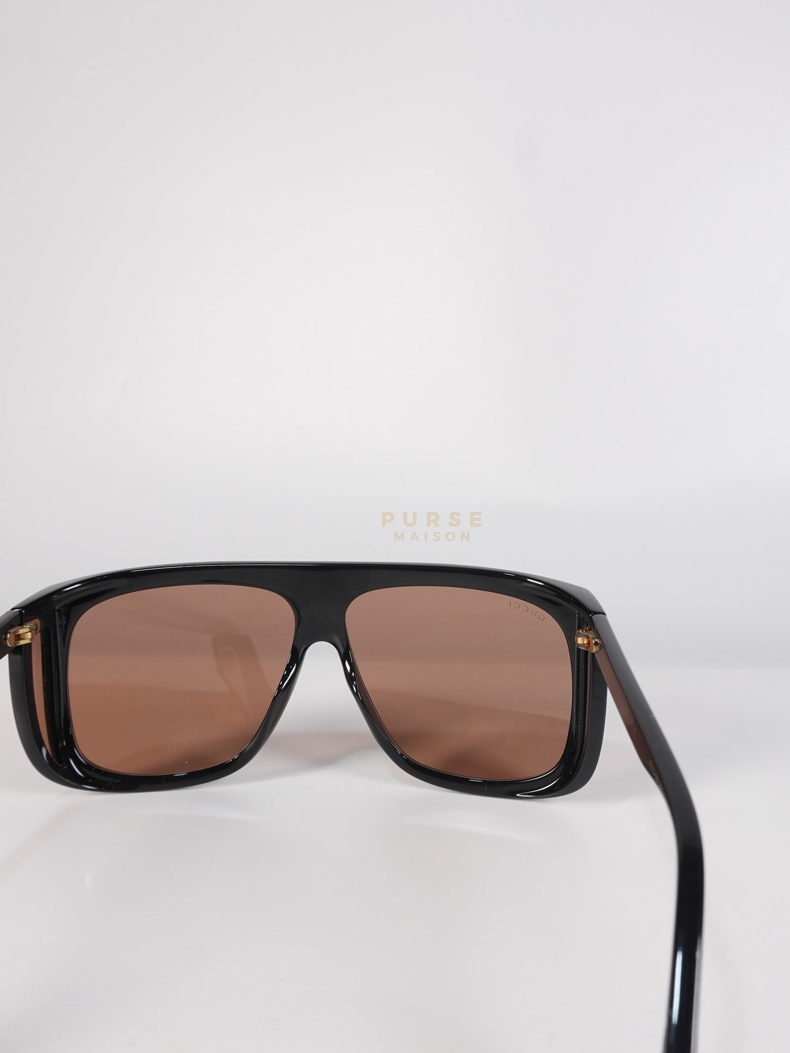 GG0467S Sunglasses in Black/Maroon | Purse Maison Luxury Bags Shop