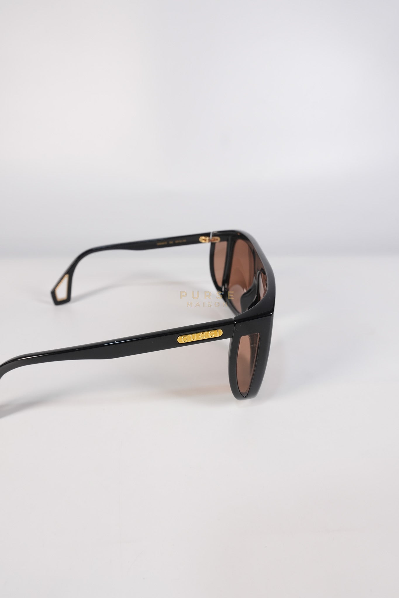 GG0467S Sunglasses in Black/Maroon | Purse Maison Luxury Bags Shop