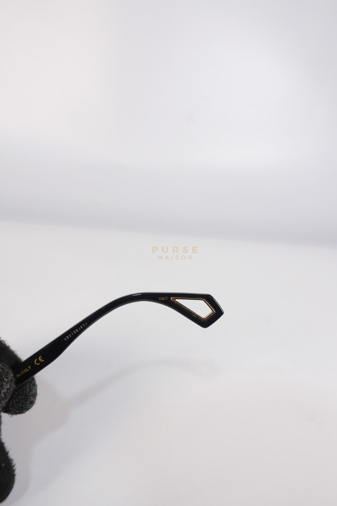 GG0467S Sunglasses in Black/Maroon | Purse Maison Luxury Bags Shop