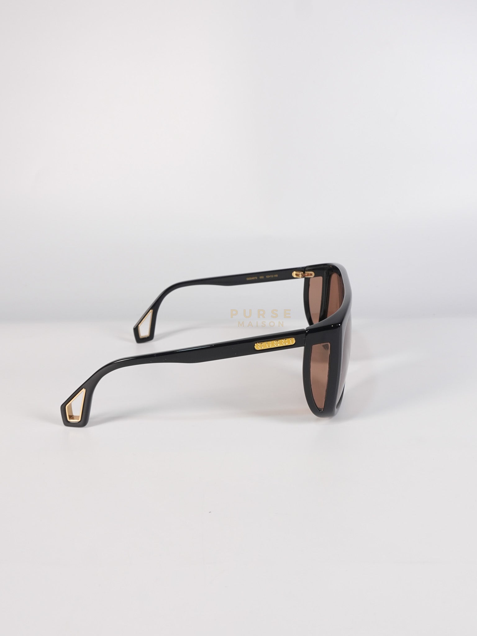 GG0467S Sunglasses in Black/Maroon | Purse Maison Luxury Bags Shop