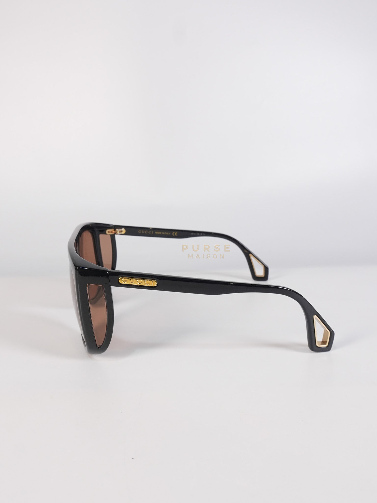 GG0467S Sunglasses in Black/Maroon | Purse Maison Luxury Bags Shop