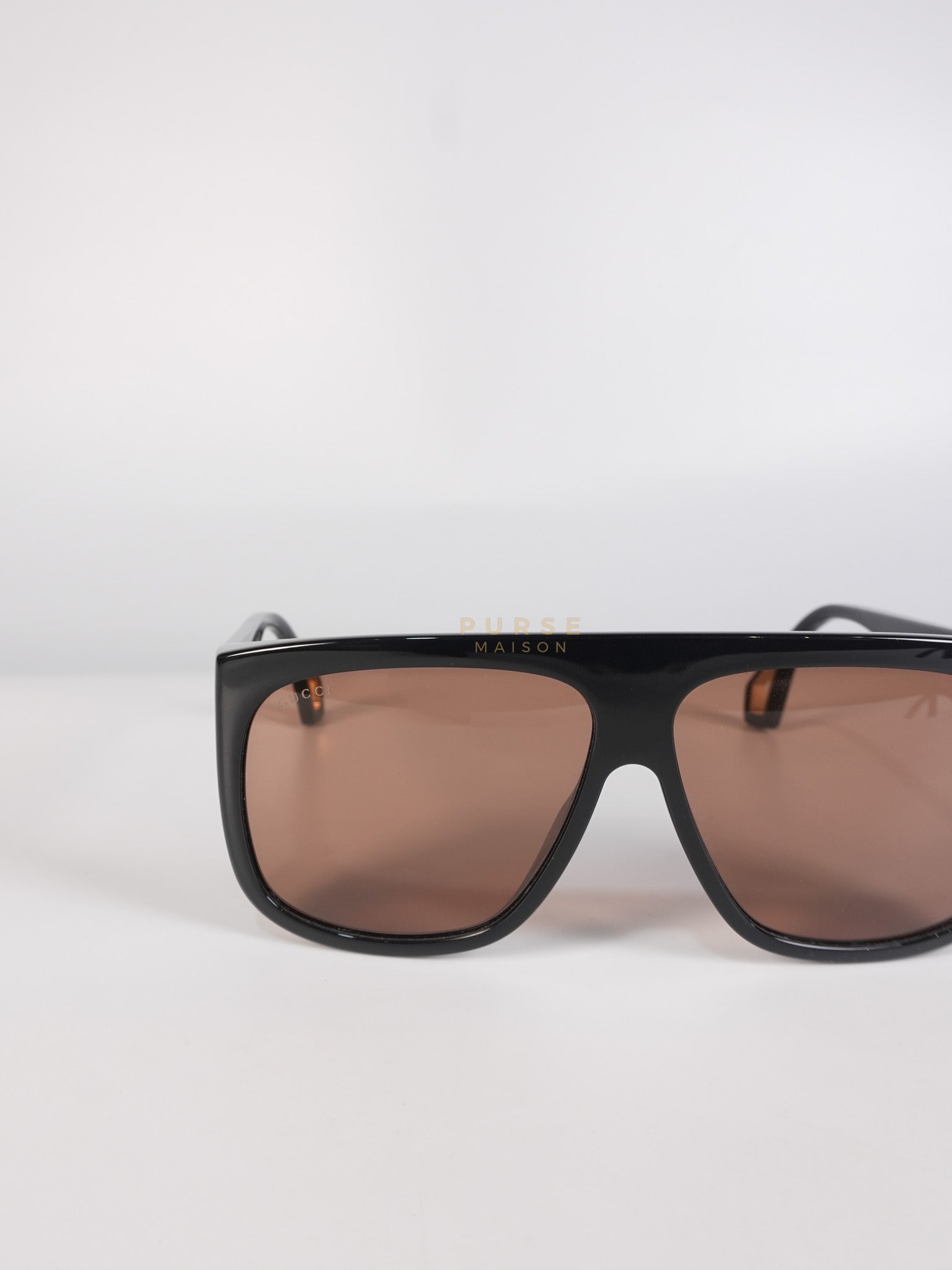 GG0467S Sunglasses in Black/Maroon | Purse Maison Luxury Bags Shop