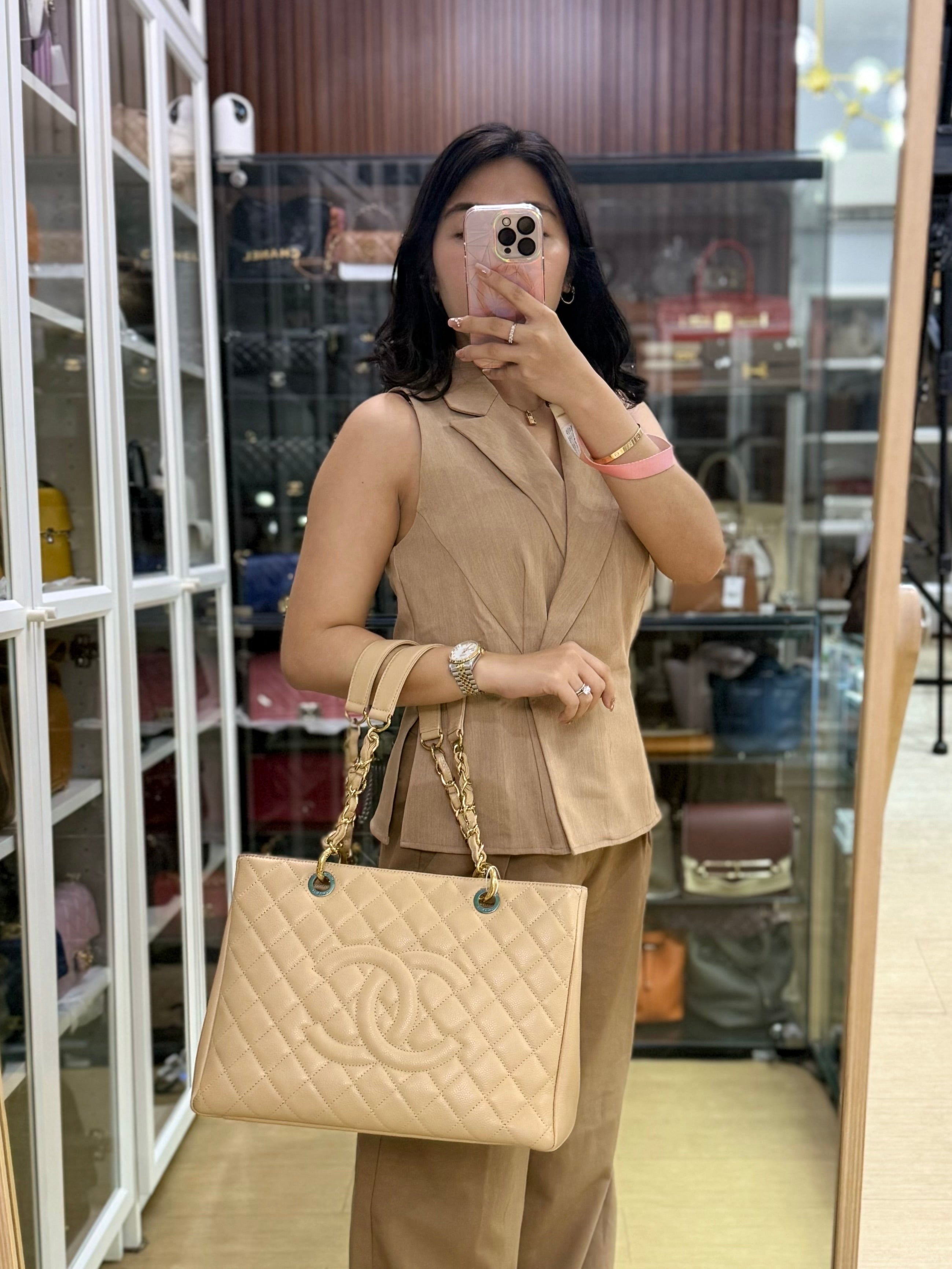 Grand Shopping Tote Bag (GST) in Beige Quilted Caviar Leather Gold Hardware Series 17 | Purse Maison Luxury Bags Shop