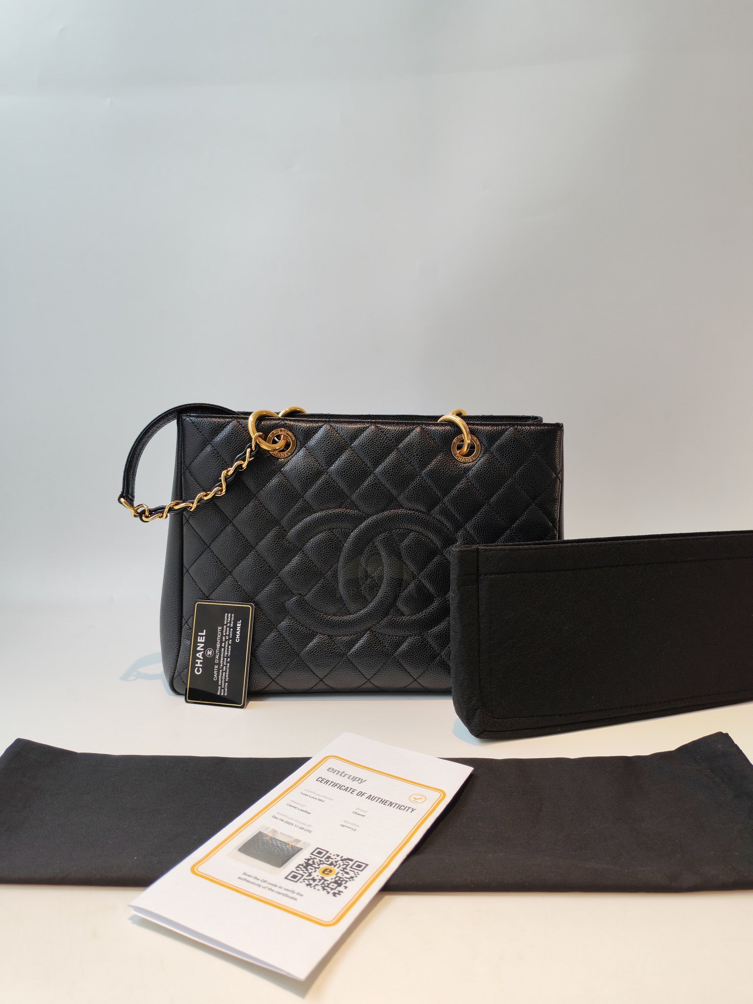 Grand Shopping Tote (GST) in Black Caviar Leather and Gold Hardware Series 18/13 | Purse Maison Luxury Bags Shop