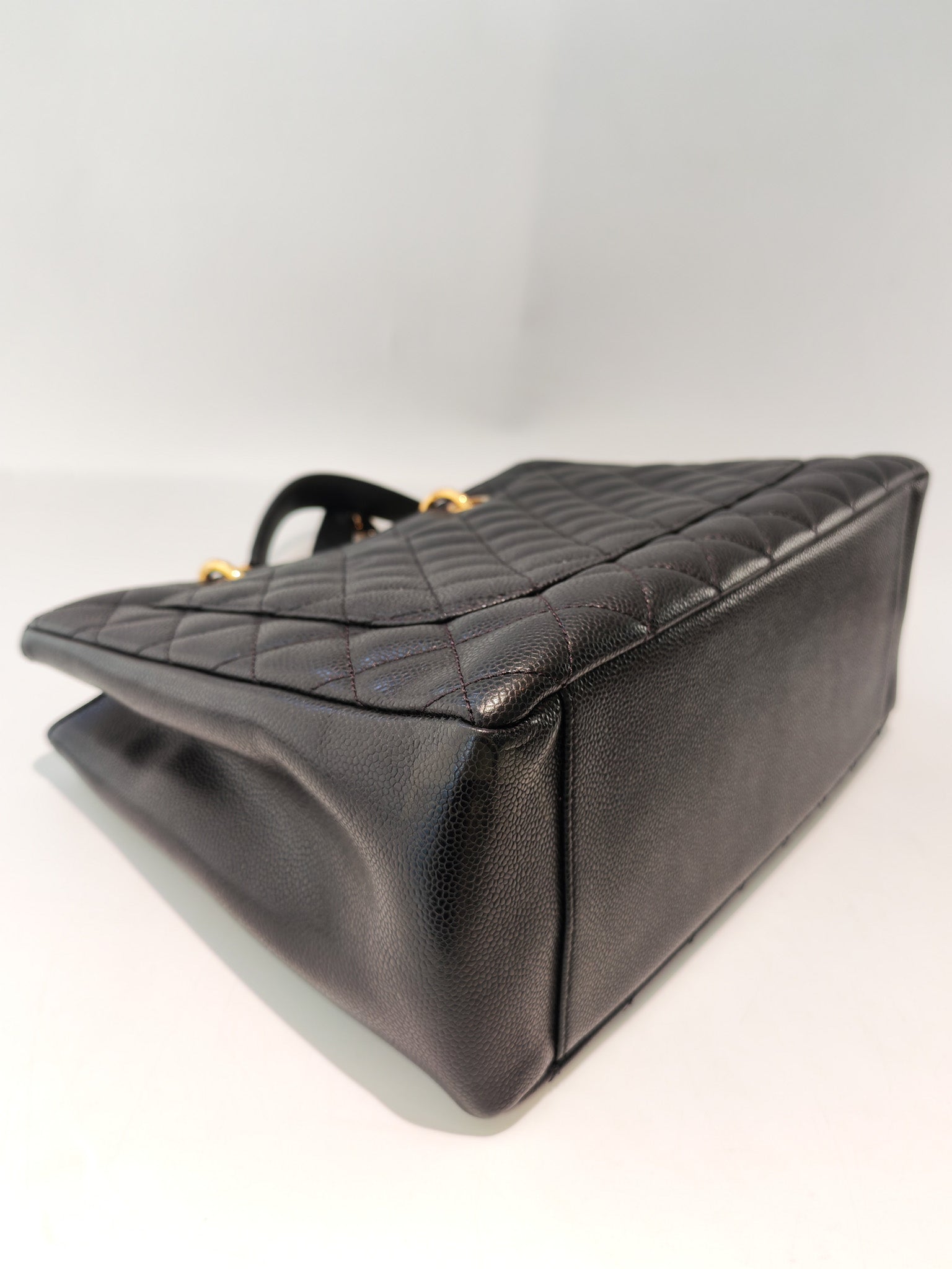 Grand Shopping Tote (GST) in Black Caviar Leather and Gold Hardware Series 19/63 | Purse Maison Luxury Bags Shop