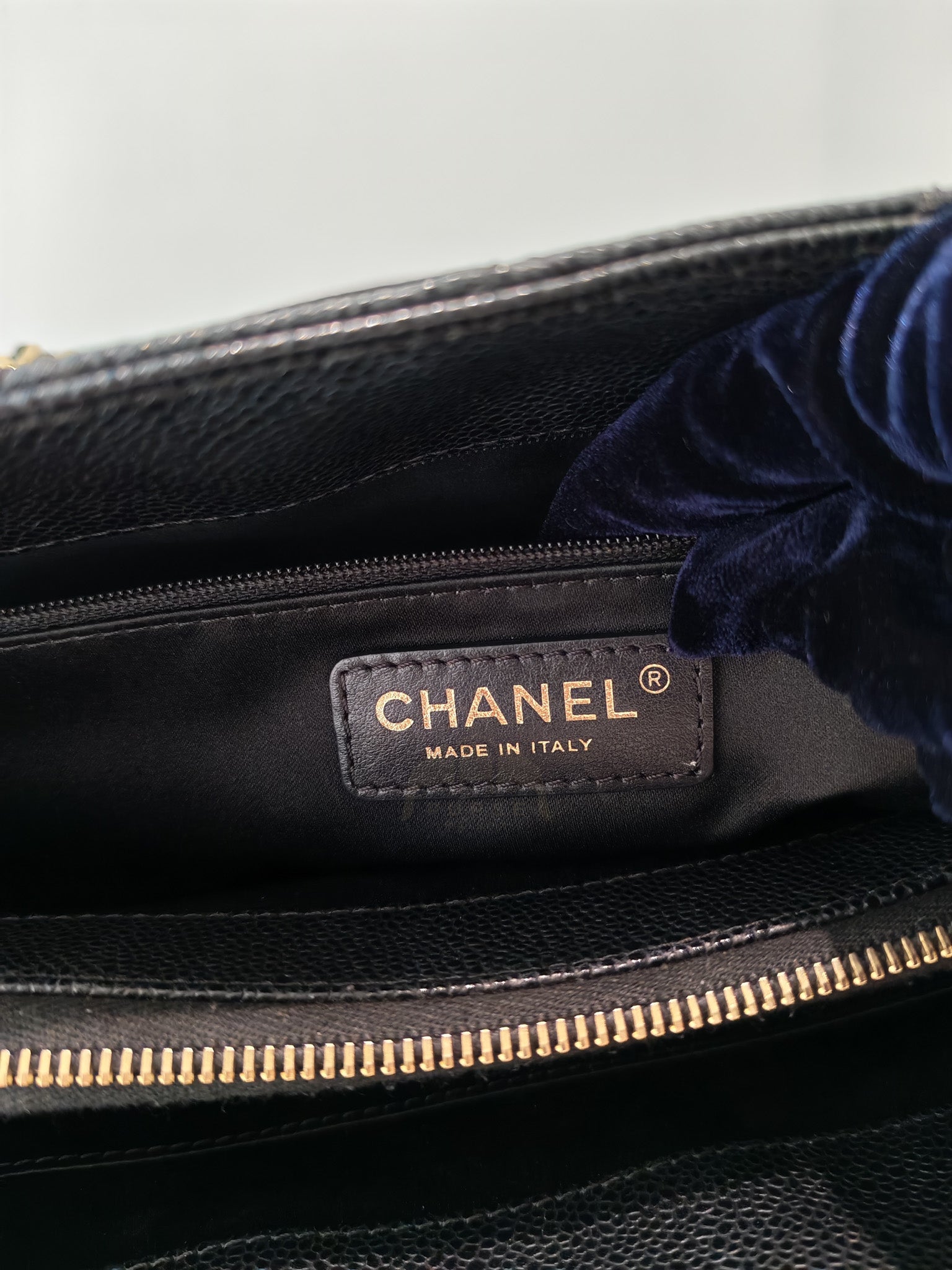 Grand Shopping Tote (GST) in Black Caviar Leather and Gold Hardware Series 19/63 | Purse Maison Luxury Bags Shop