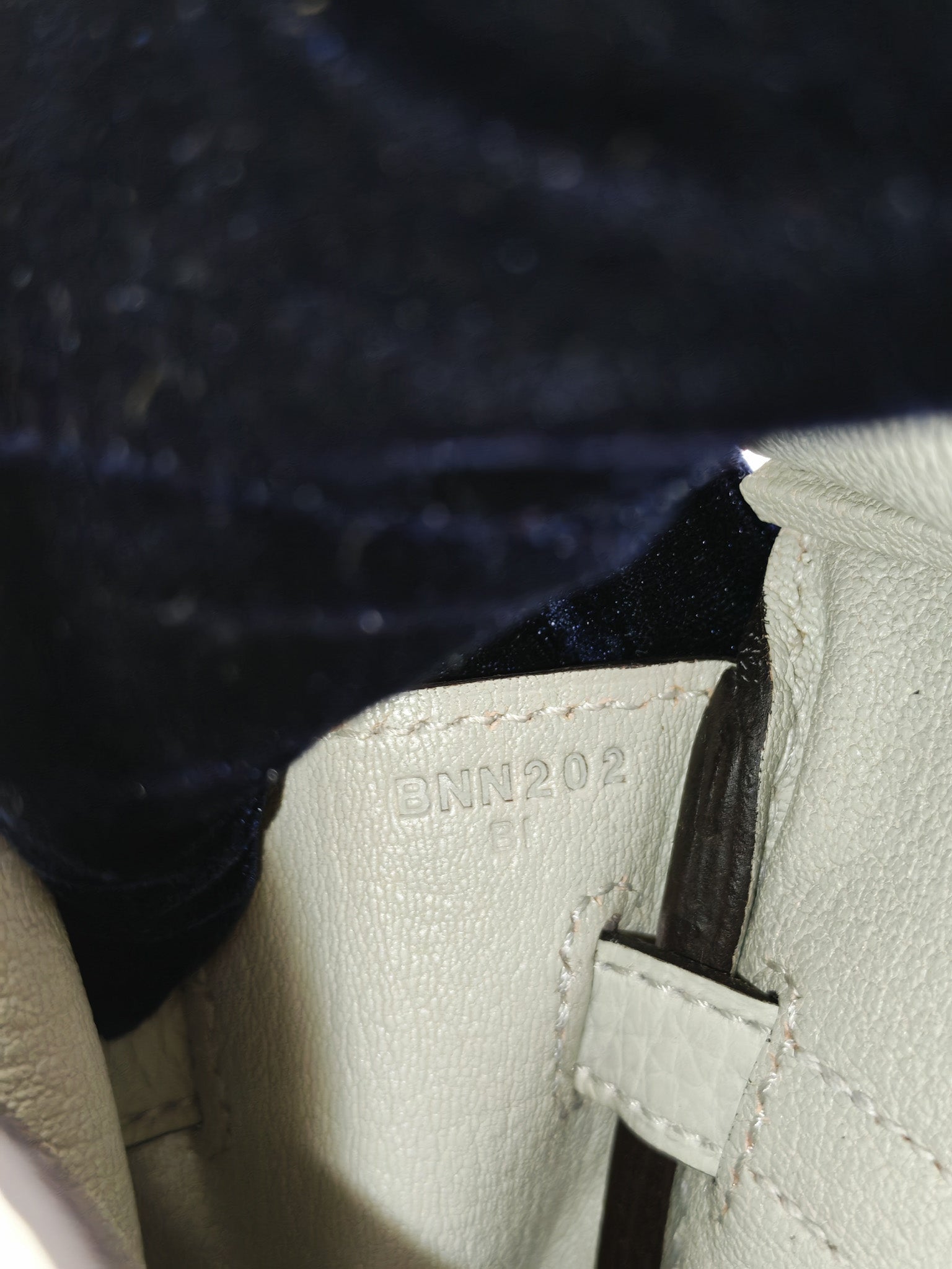 Birkin 25 Retourne in Gris Neve Togo Leather & Gold Hardware Stamp B(2023) with Free Twilly