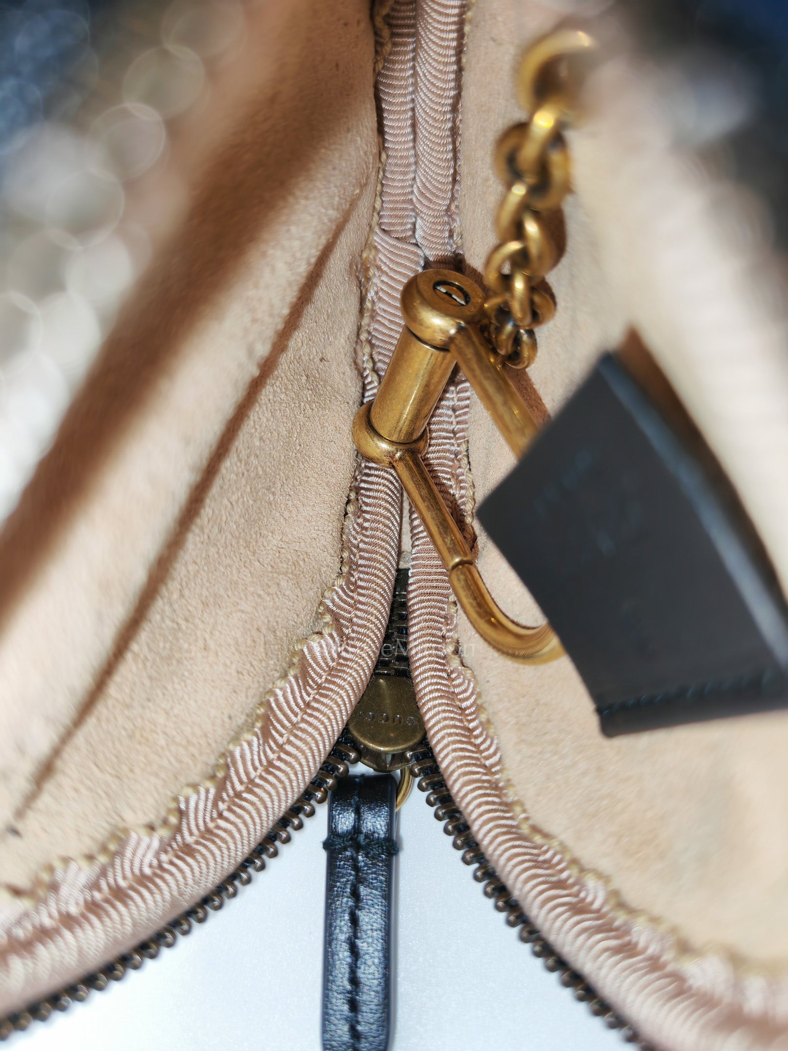 GG Marmont Round Coin Purse in Black Matellasse Leather | Purse Maison Luxury Bags Shop