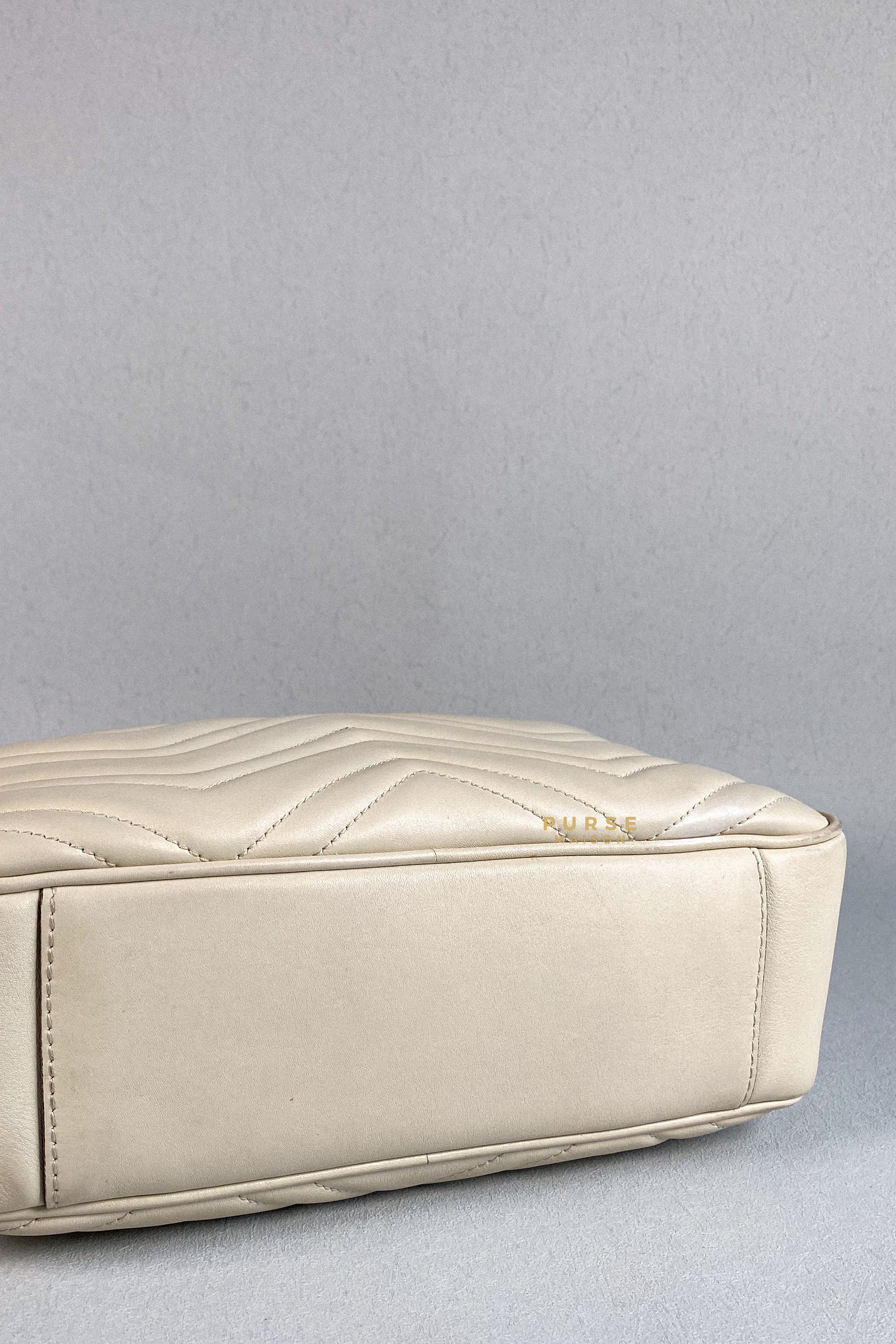 Gucci GG Marmont White Camera Medium Bag | Purse Maison Luxury Bags Shop