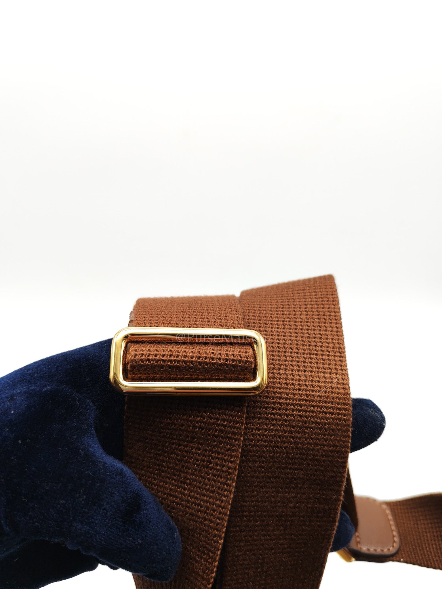 Interlocking G Messenger Bag in GG Supreme Canvas and Gold Hardware | Purse Maison Luxury Bags Shop