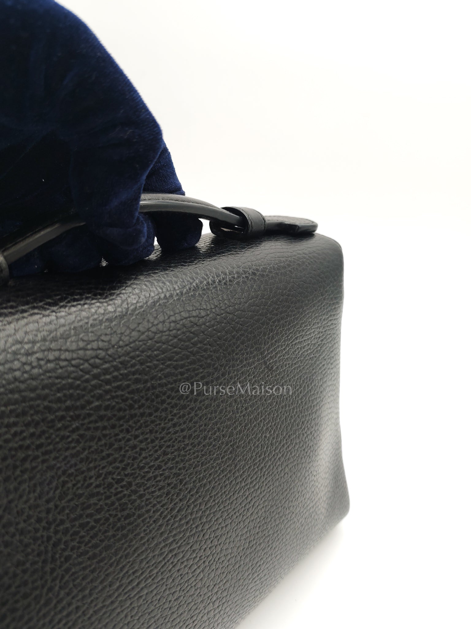 Gucci Interlocking Top Handle Shoulder Bag Black Pebbled Leather in Gold Hardware | Purse Maison Luxury Bags Shop