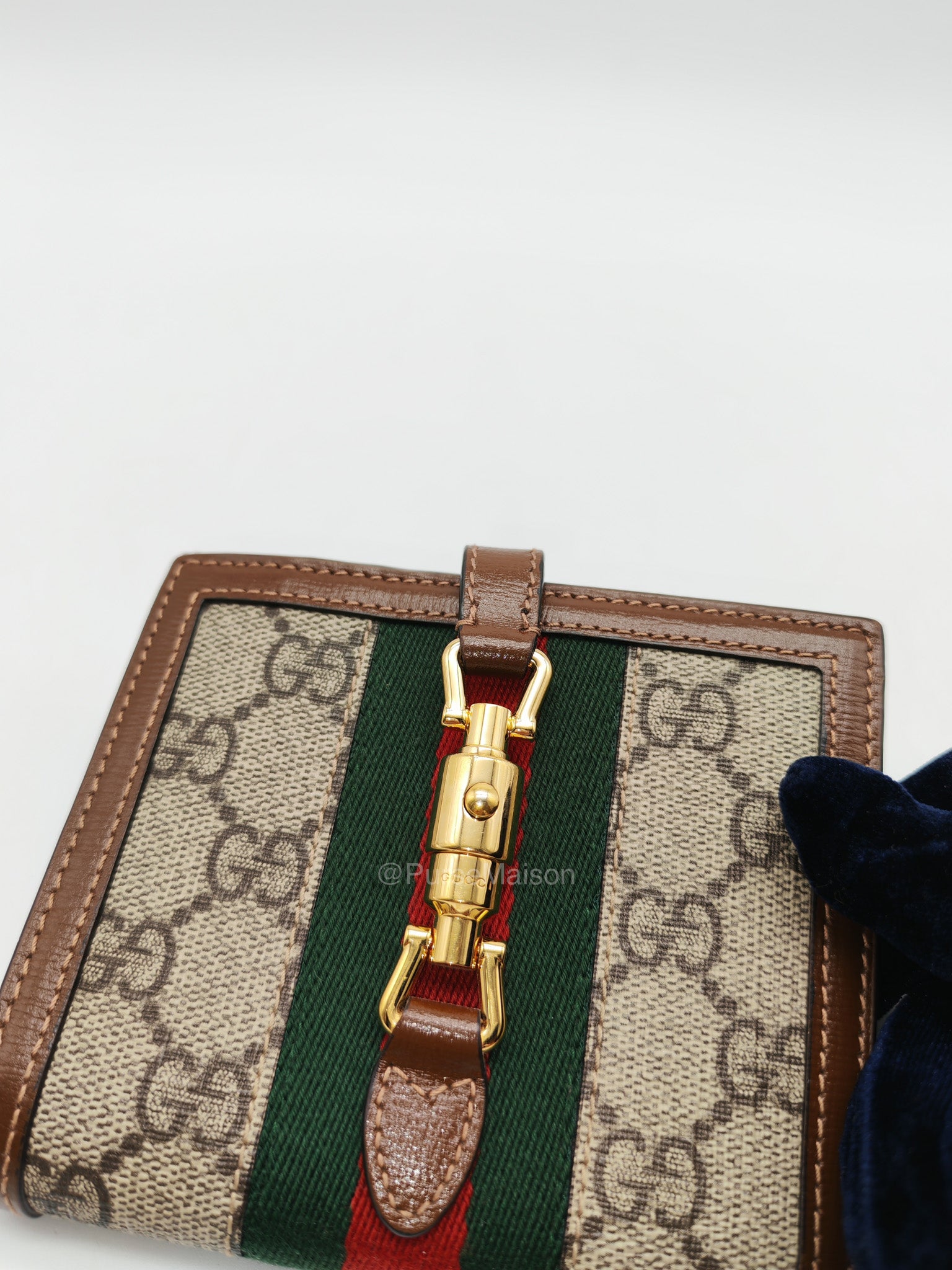 Gucci Jackie 1961 Card Case Bifold Wallet in GG Supreme Canvas and Leather Trim | Purse Maison Luxury Bags Shop