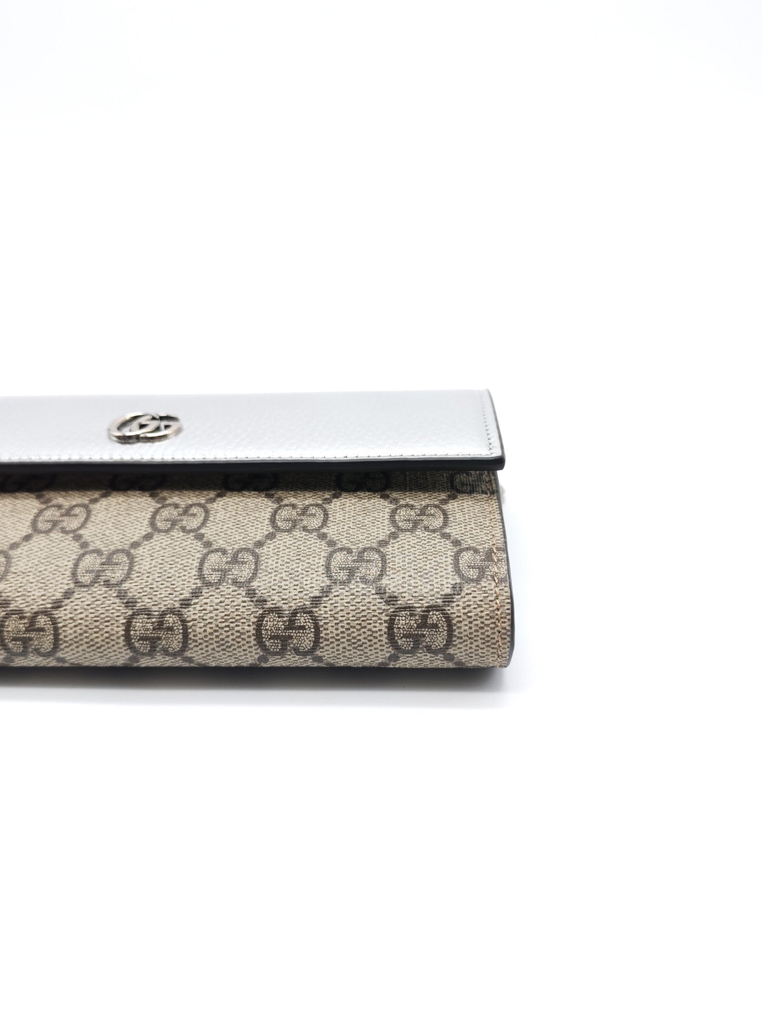 Gucci Supreme Continental Wallet On Chain in Metalic Silver Flap Crossbody Bag | Purse Maison Luxury Bags Shop