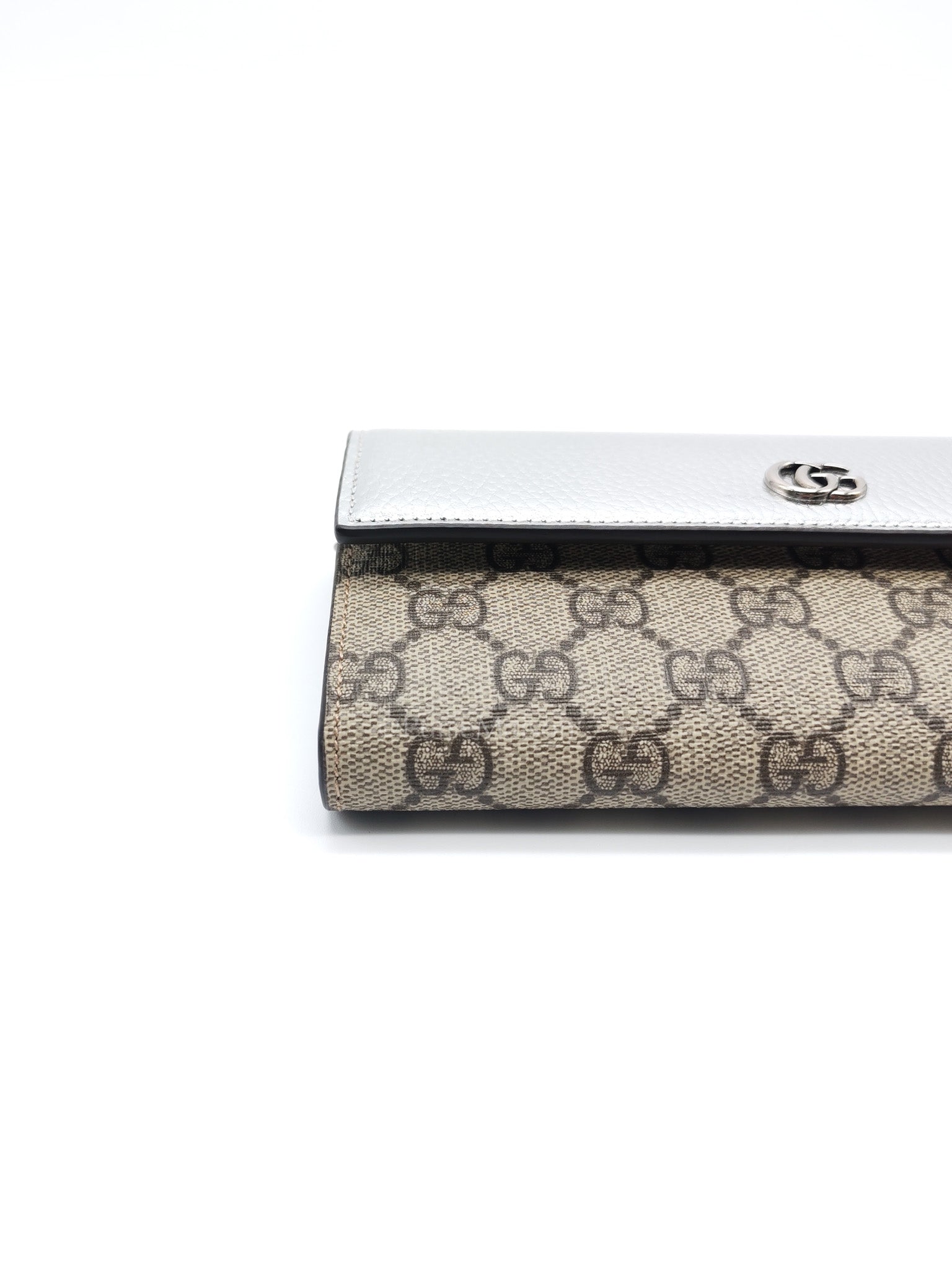 Gucci Supreme Continental Wallet On Chain in Metalic Silver Flap Crossbody Bag | Purse Maison Luxury Bags Shop