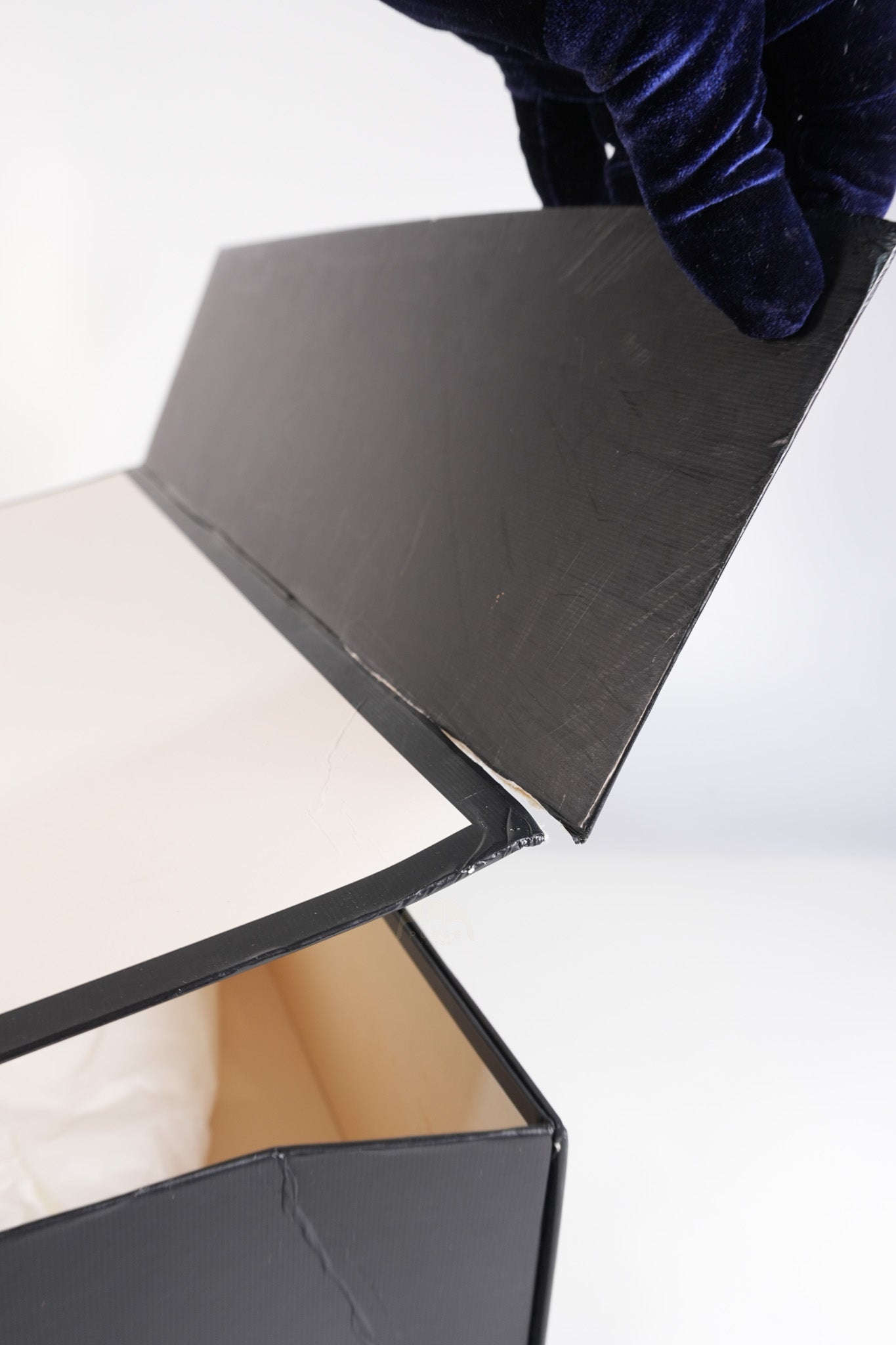 Half Moon Logo Hobo Shoulder Bag in Black Calfskin Leather | Purse Maison Luxury Bags Shop