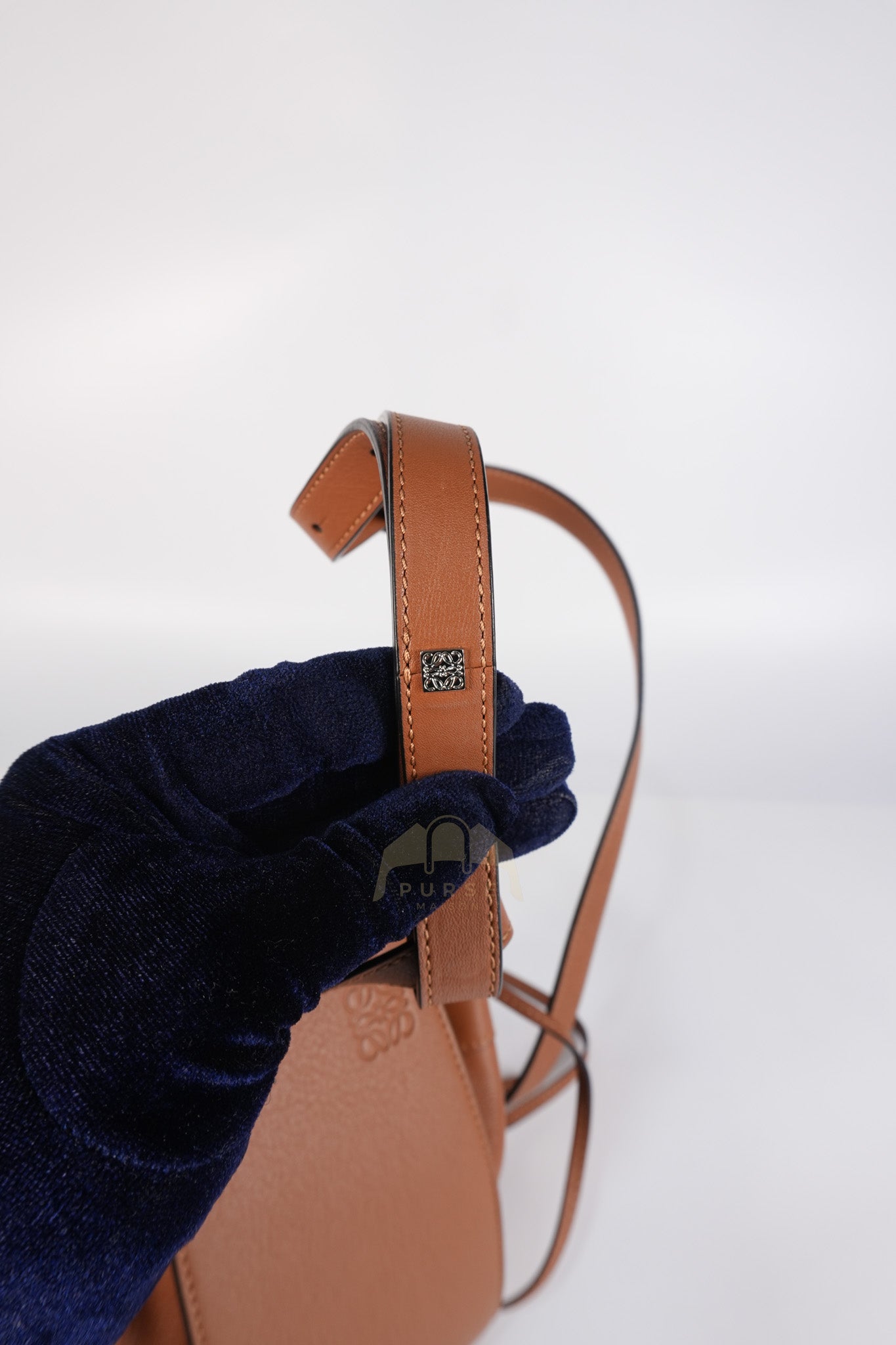 Hammock Mini in Tan Calfskin Leather Crossbody Bag | Purse Maison Luxury Bags Shop