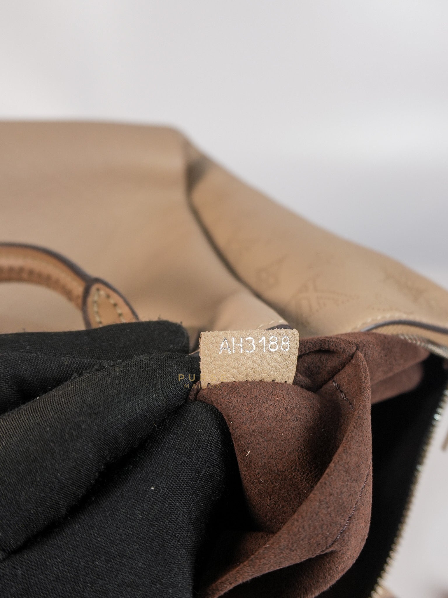 Haumea Shoulder Bag in Galet Mahina Leather (Date code: AH3188) | Purse Maison Luxury Bags Shop