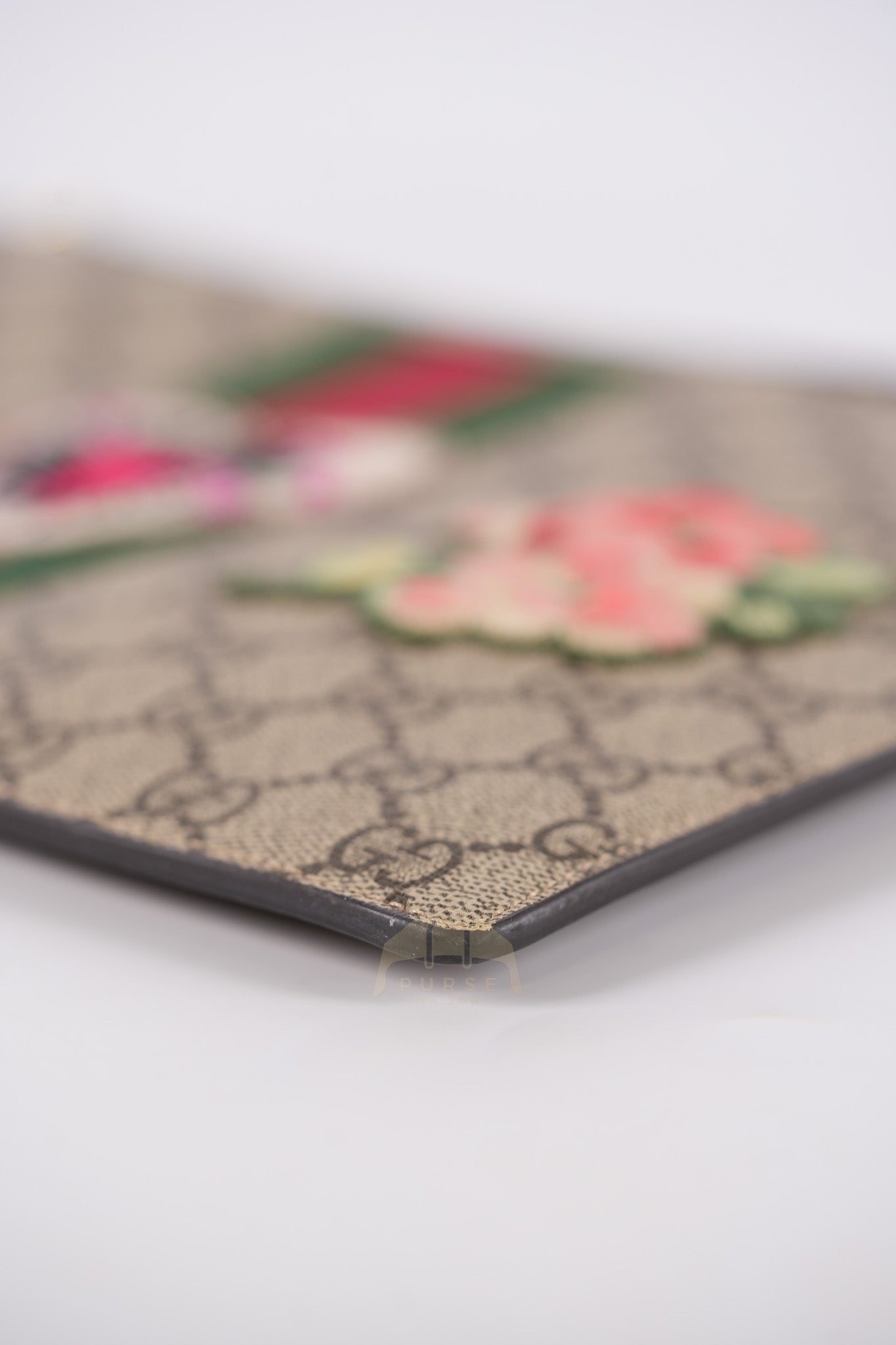 Heart Patch Pouch in GG Supreme Canvas | Purse Maison Luxury Bags Shop