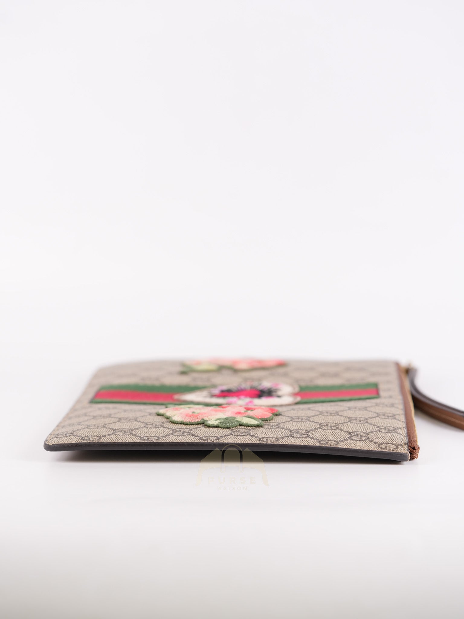 Heart Patch Pouch in GG Supreme Canvas | Purse Maison Luxury Bags Shop