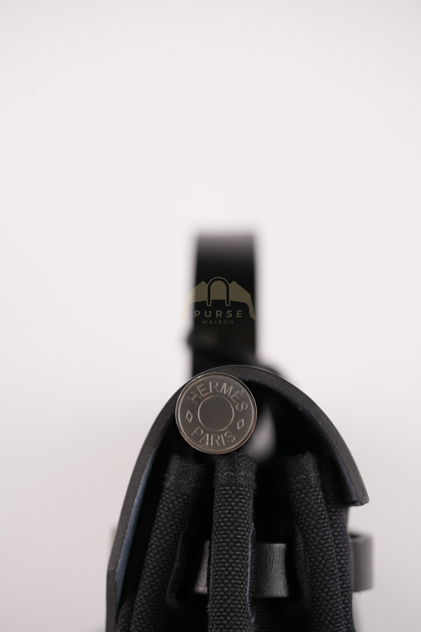 Herbag Messenger 39 in Black Military Toile Vache Hunter & Palladium Hardware Stamp K(2025) | Purse Maison Luxury Bags Shop