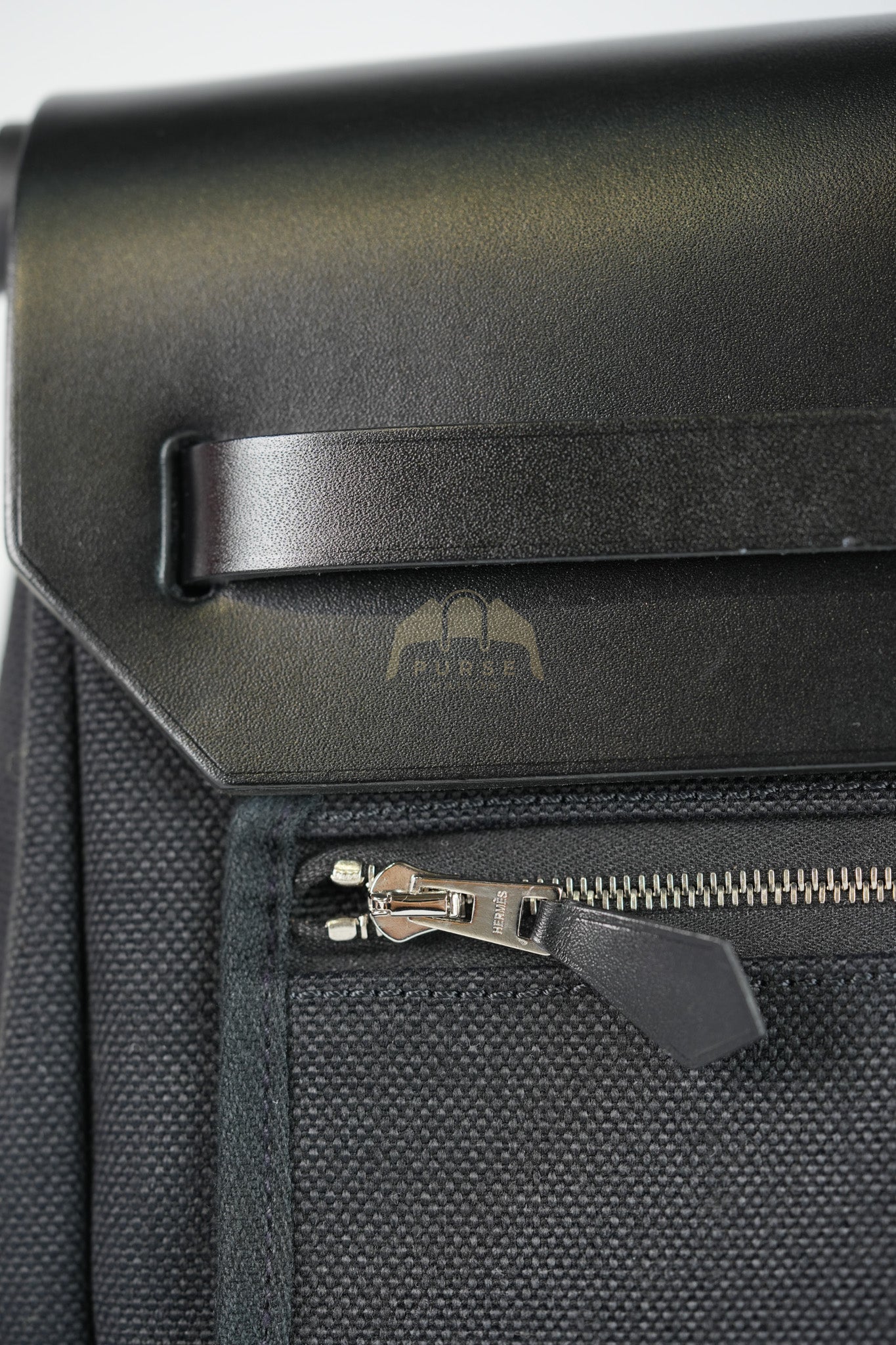 Herbag Messenger 39 in Black Military Toile Vache Hunter & Palladium Hardware Stamp K(2025) | Purse Maison Luxury Bags Shop