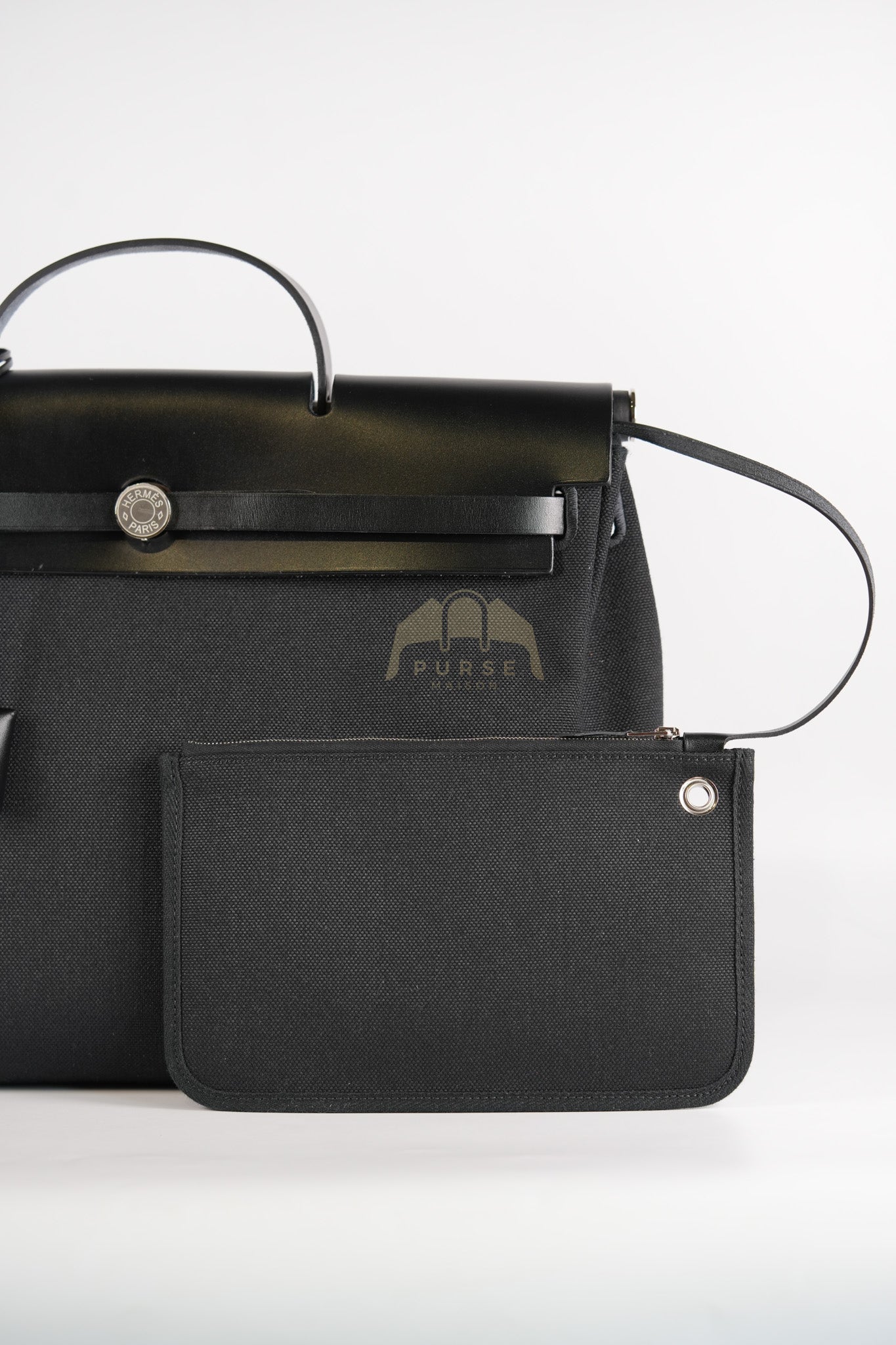 Herbag Messenger 39 in Black Military Toile Vache Hunter & Palladium Hardware Stamp K(2025) | Purse Maison Luxury Bags Shop