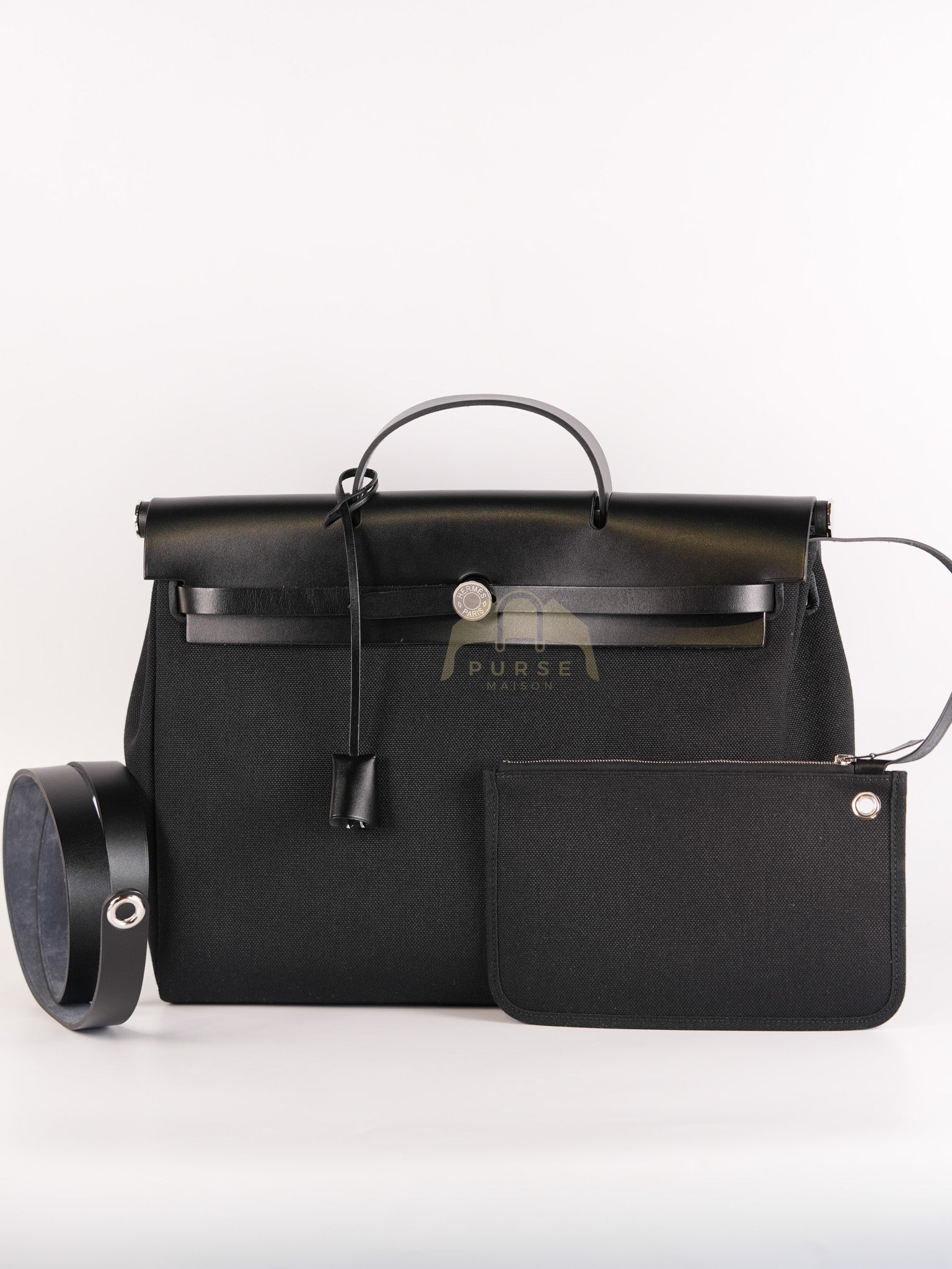 Herbag Messenger 39 in Black Military Toile Vache Hunter & Palladium Hardware Stamp K(2025) | Purse Maison Luxury Bags Shop