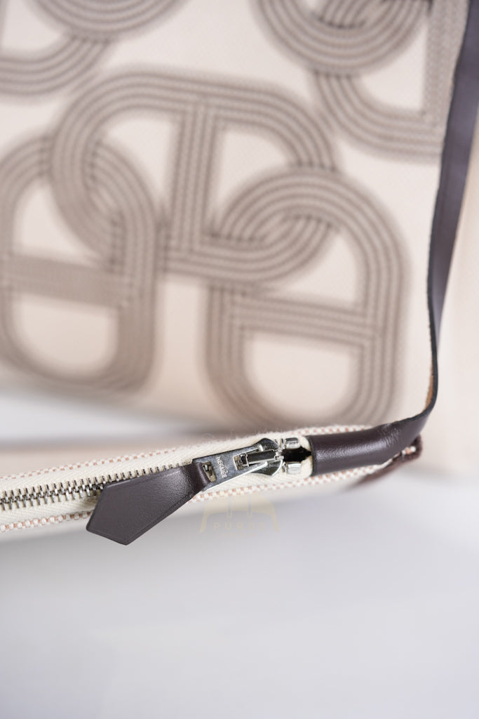 Herbag Zip 31 Chaine d'Ancre Canvas Ebene in Palladium Hardware Stamp U (2022) | Purse Maison Luxury Bags Shop
