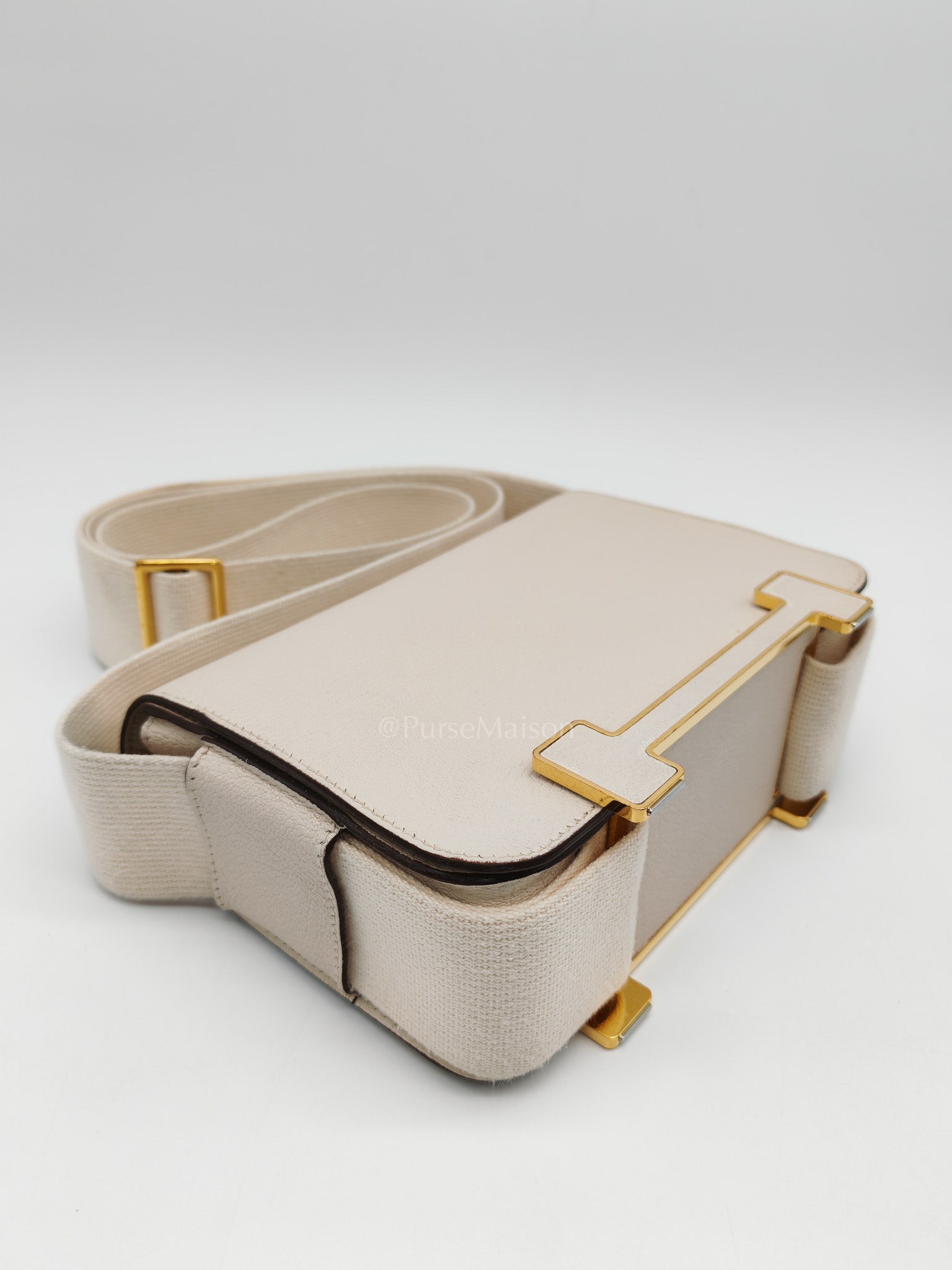 Geta in Nata Chevre Mysore Leather & Gold Hardware Stamp B (2023) | Purse Maison Luxury Bags Shop