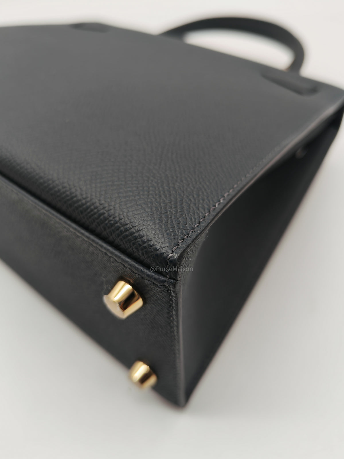 Hermes Kelly 25 Sellier in Gris Misty Epsom Leather and Permabrass Hardware Stamp W (2024) | Purse Maison Luxury Bags Shop