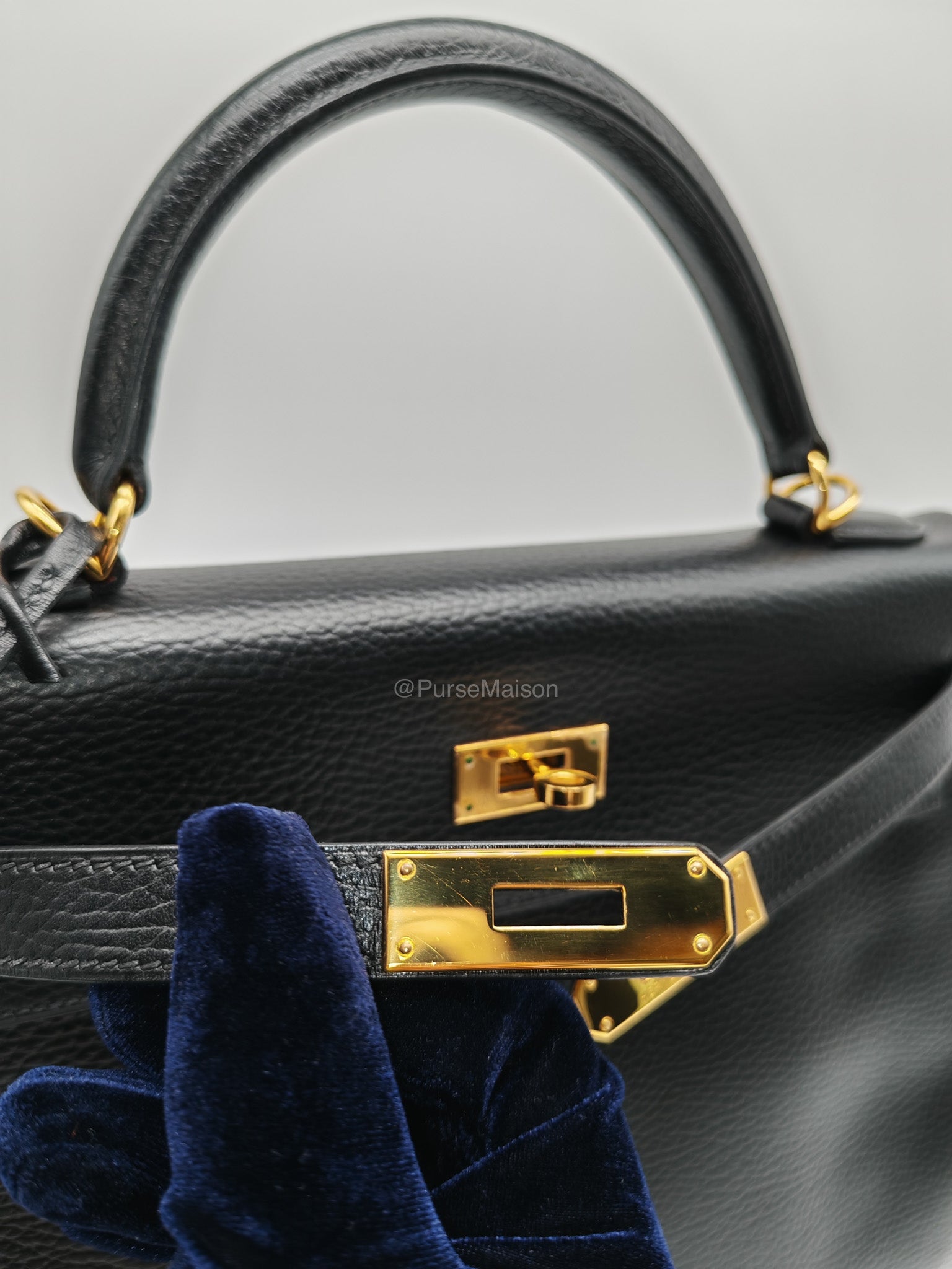 Hermes Kelly 32 in Black Ardennes Taurillon Leather Gold Hardware Stamp Square E(2001) | Purse Maison Luxury Bags Shop