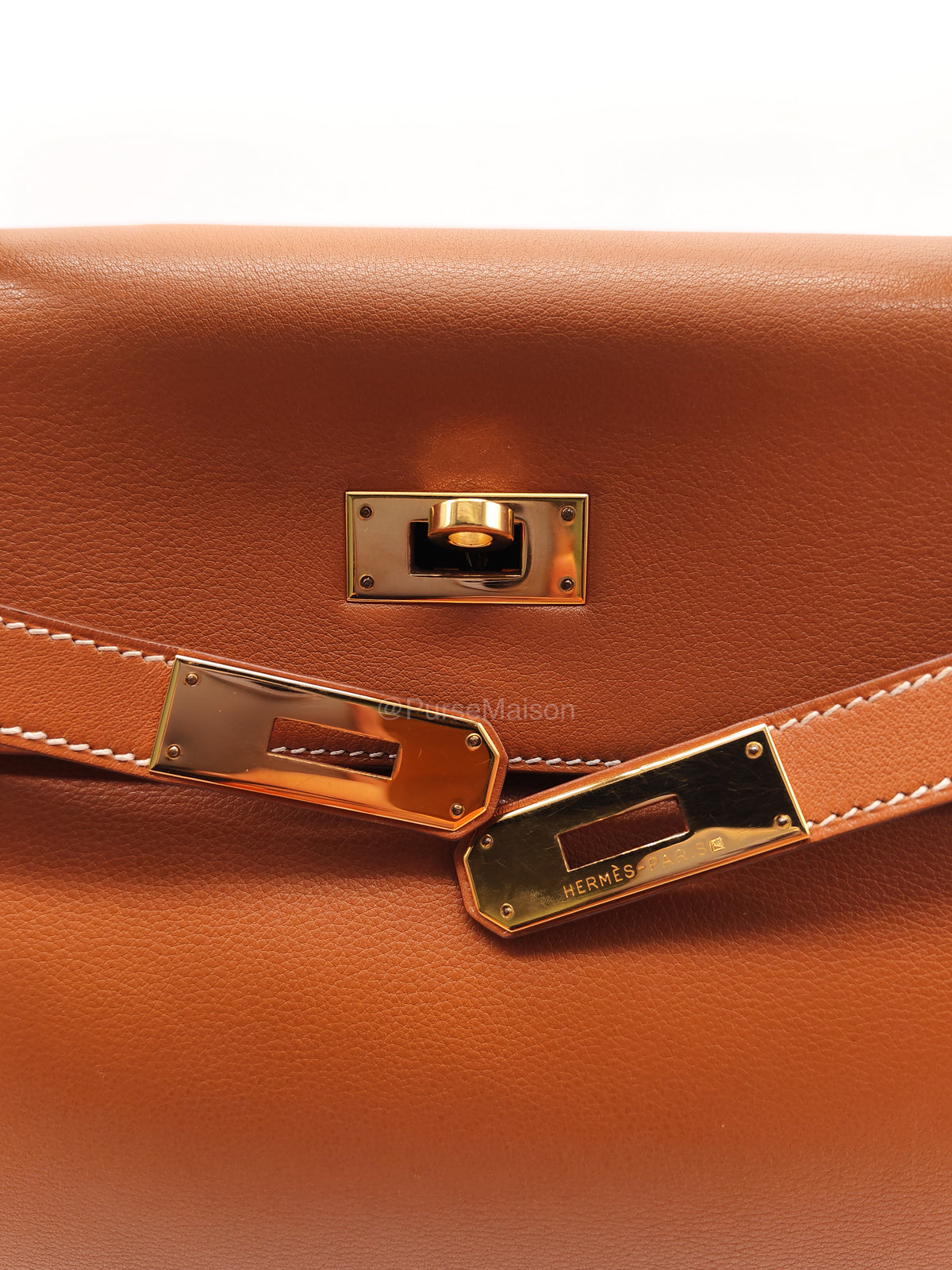Hermes Kelly 32 Retourne in Gold Swift Leather and Gold Hardware Stamp Square E (2001) | Purse Maison Luxury Bags Shop