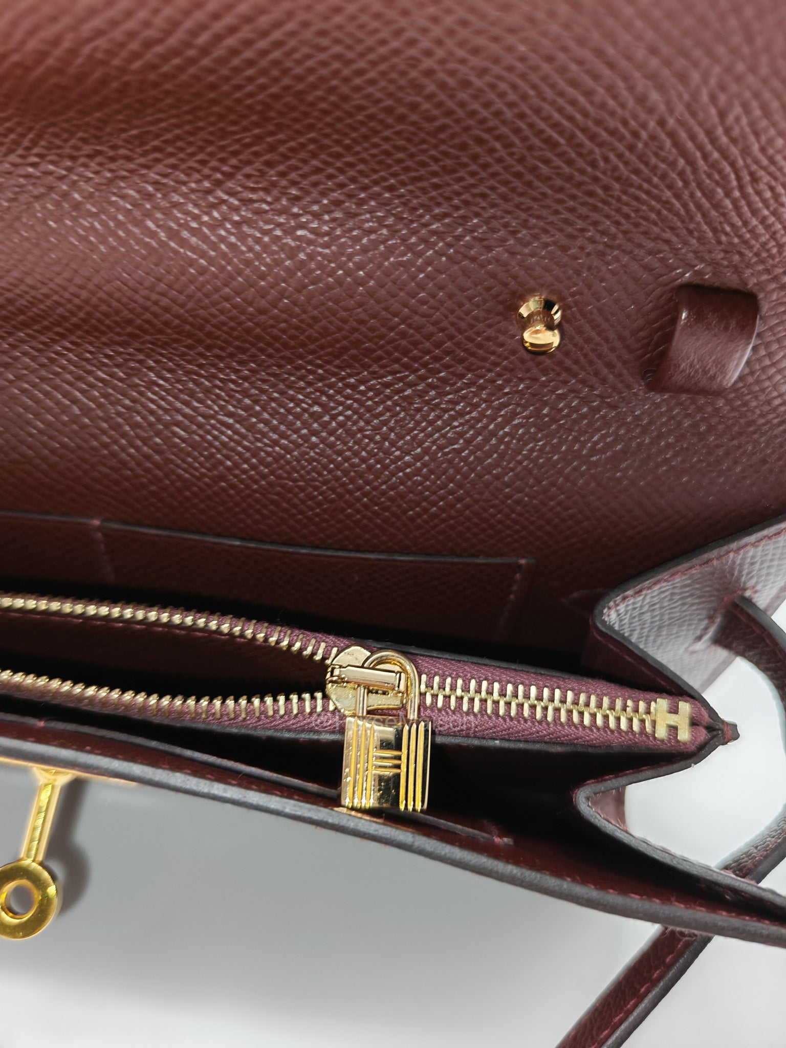 Hermes Kelly to go in Bordeaux Epsom Leather Gold Hardware Stamp U(2022) | Purse Maison Luxury Bags Shop