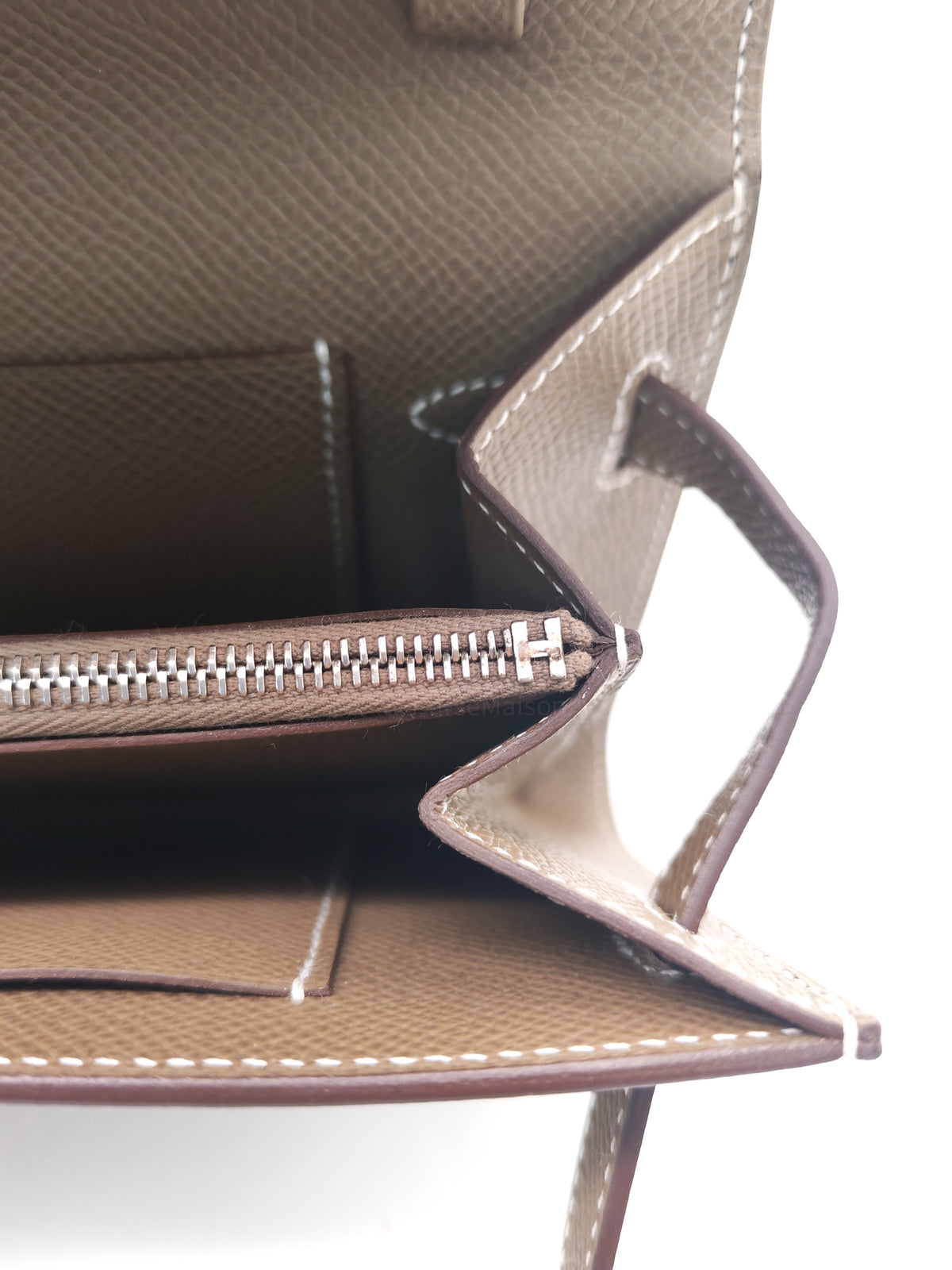 Hermes Kelly To Go in Taupe Epsom Leather and Palladium Hardware Stamp B (2023) | Purse Maison Luxury Bags Shop