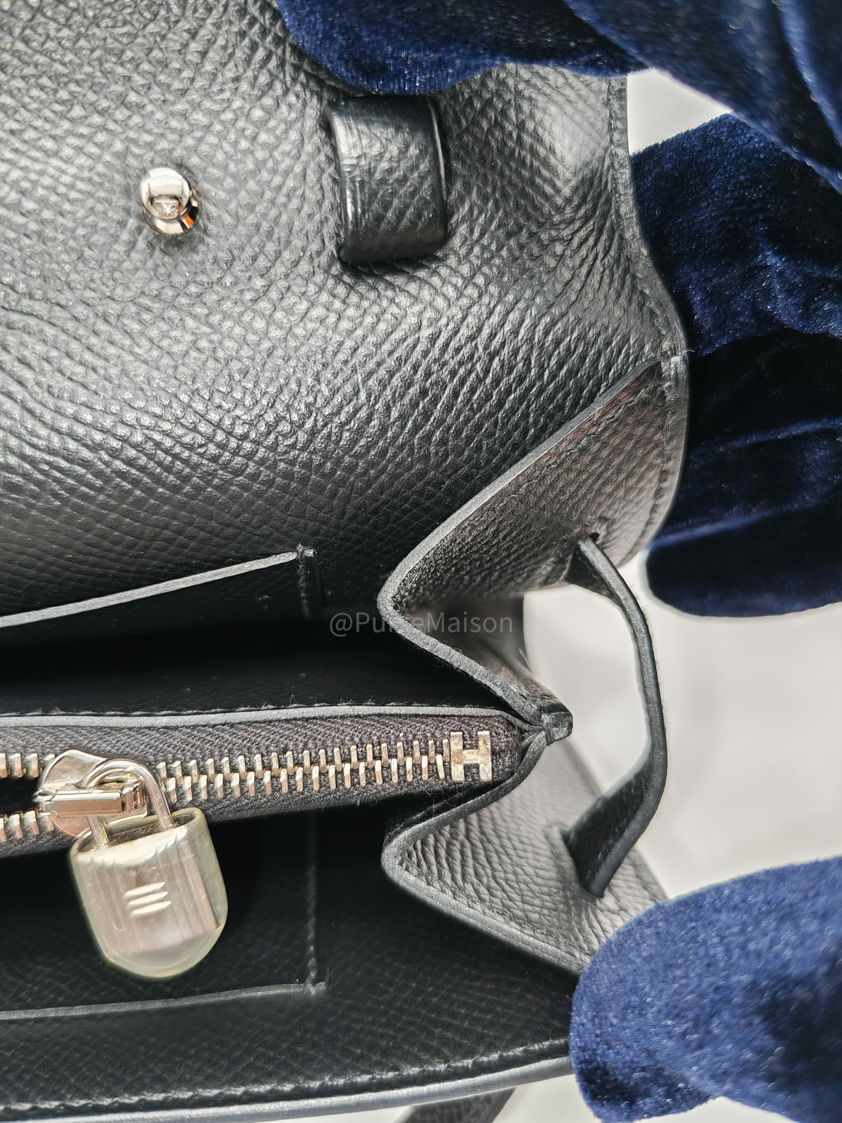 Hermes Kelly To Go Wallet Bag in Noir/Black Epsom Leather Palladium Stamp Y(2020) | Purse Maison Luxury Bags Shop