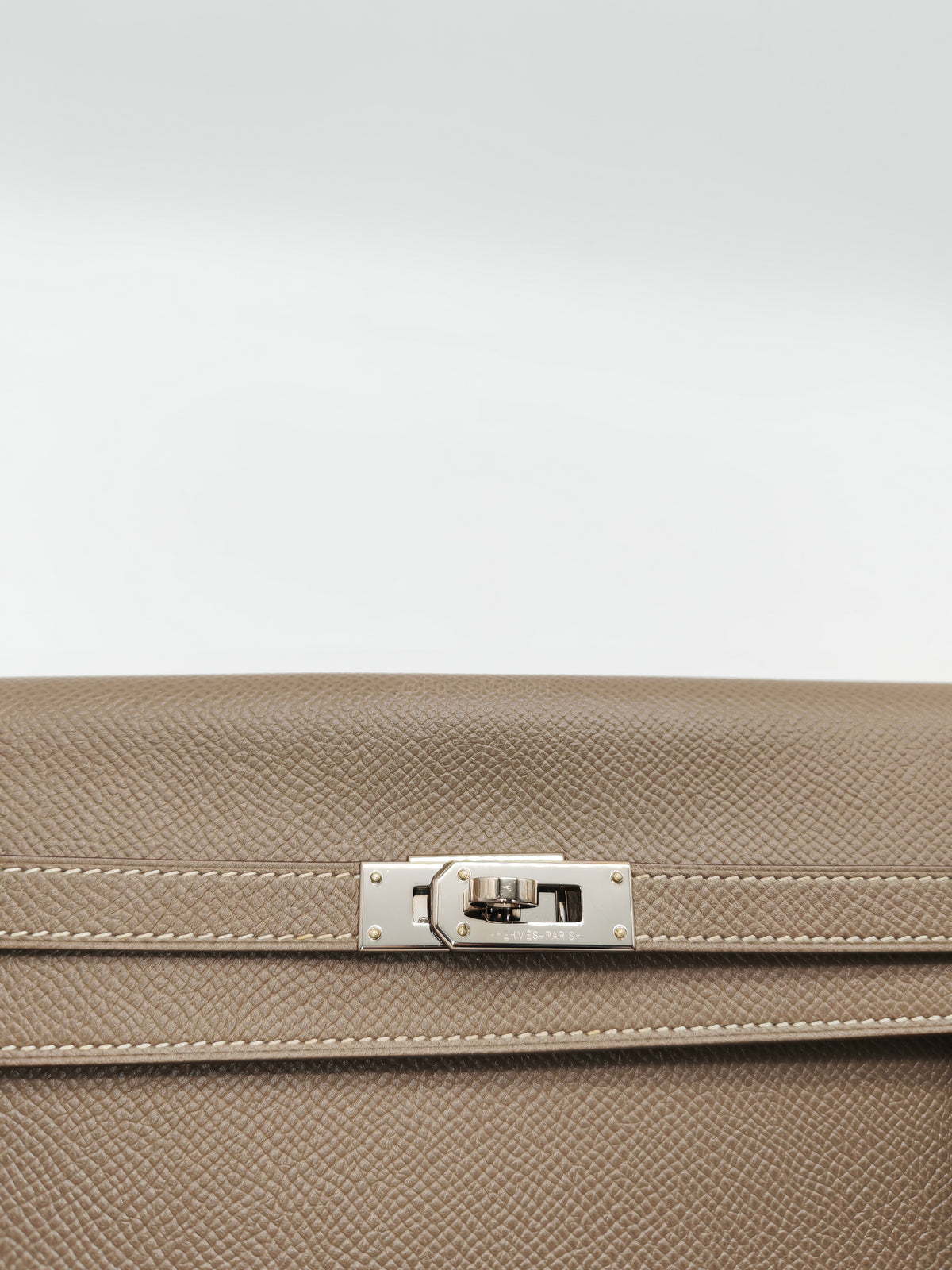 Hermes Kelly Wallet in Etoupe Epsom Leather and Palladium Hardware Stamp A (2017) | Purse Maison Luxury Bags Shop