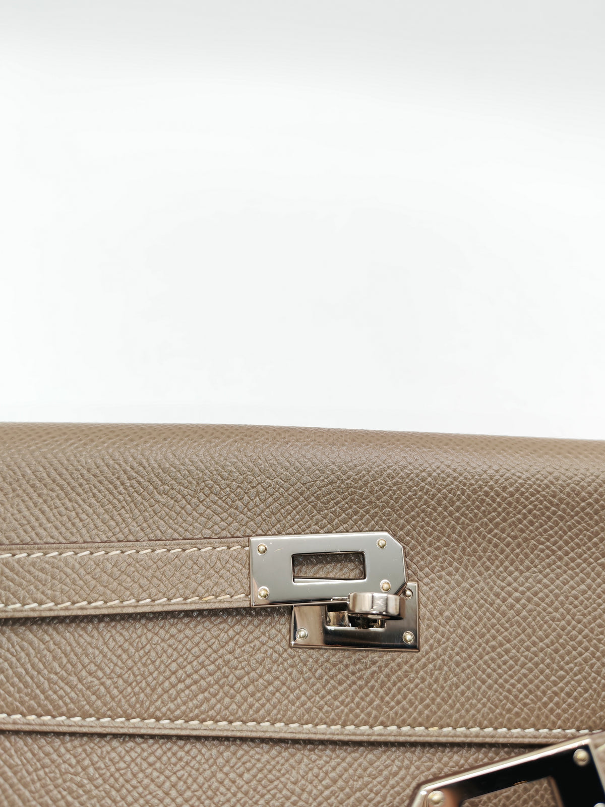 Hermes Kelly Wallet in Etoupe Epsom Leather and Palladium Hardware Stamp A (2017) | Purse Maison Luxury Bags Shop