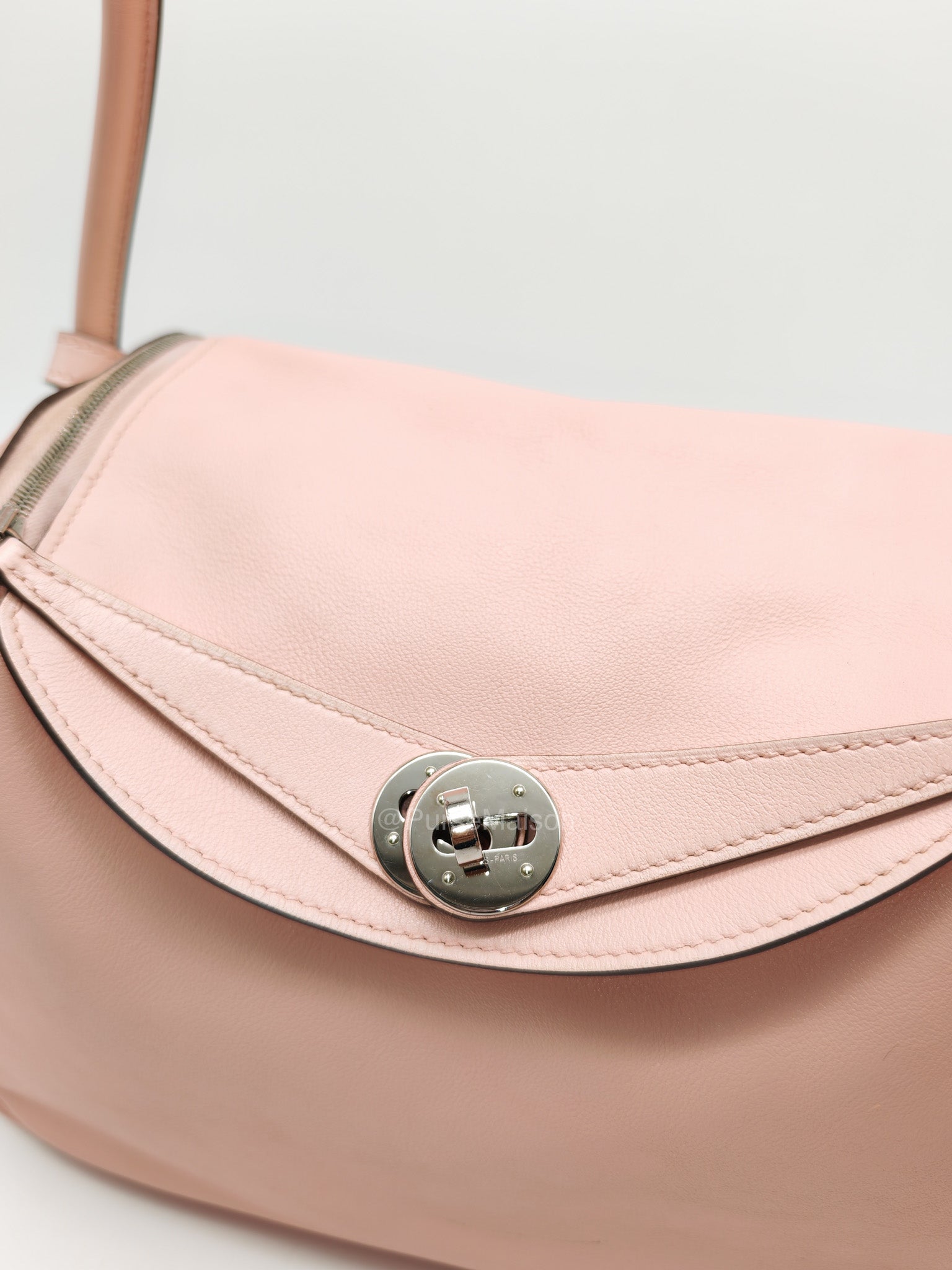Hermes Lindy 26 in Rose Sakura Swift Leather Palladium Hardware Stamp X(2016) | Purse Maison Luxury Bags Shop
