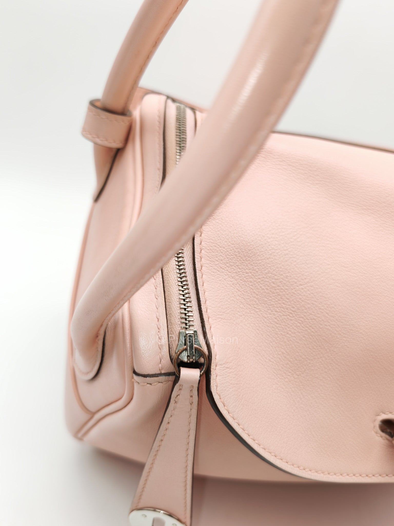 Hermes Lindy 26 in Rose Sakura Swift Leather Palladium Hardware Stamp X(2016) | Purse Maison Luxury Bags Shop