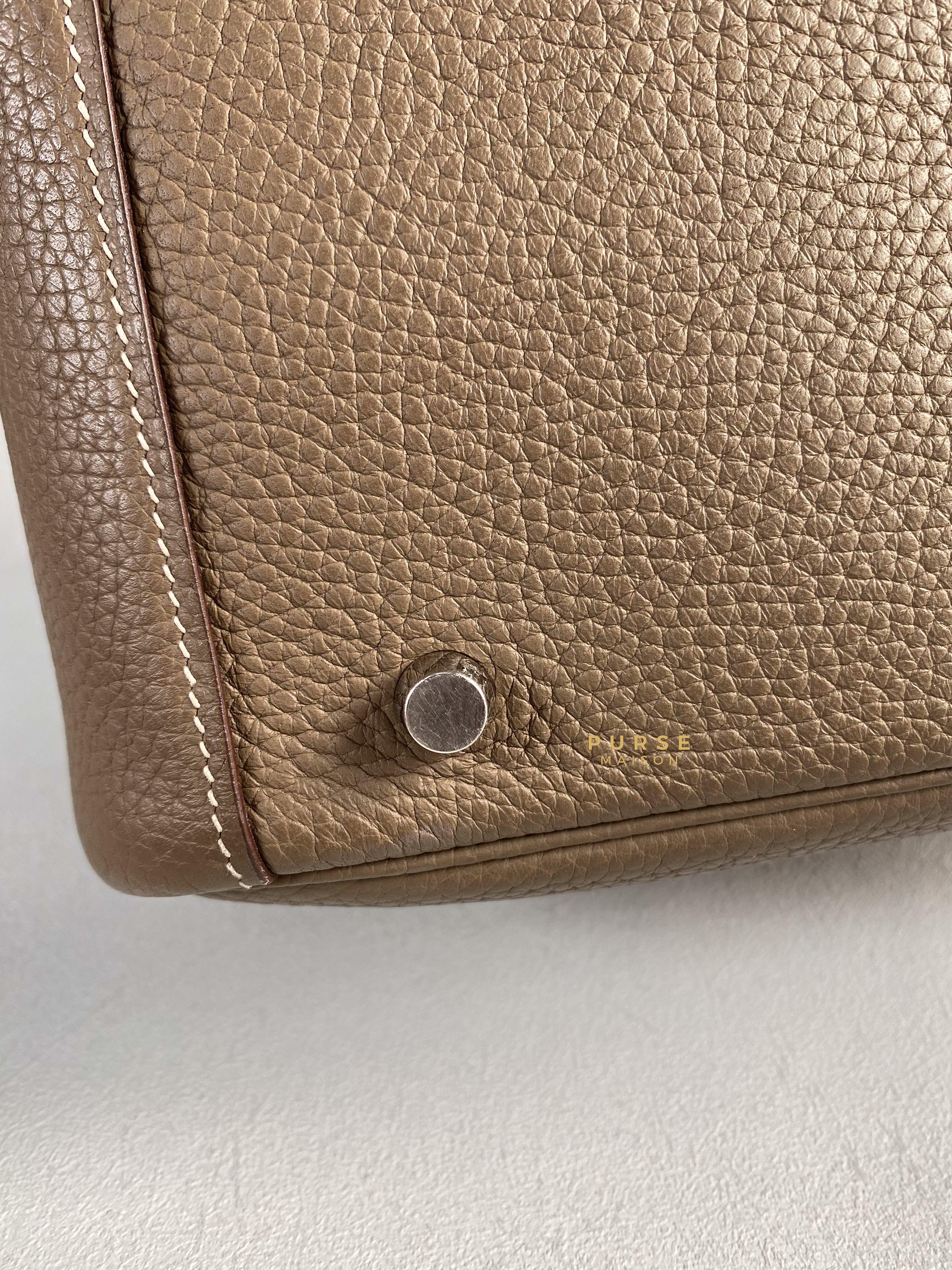 Hermes Lindy 30 Etoupe Clemence Palladium Hardware Stamp A | Purse Maison Luxury Bags Shop