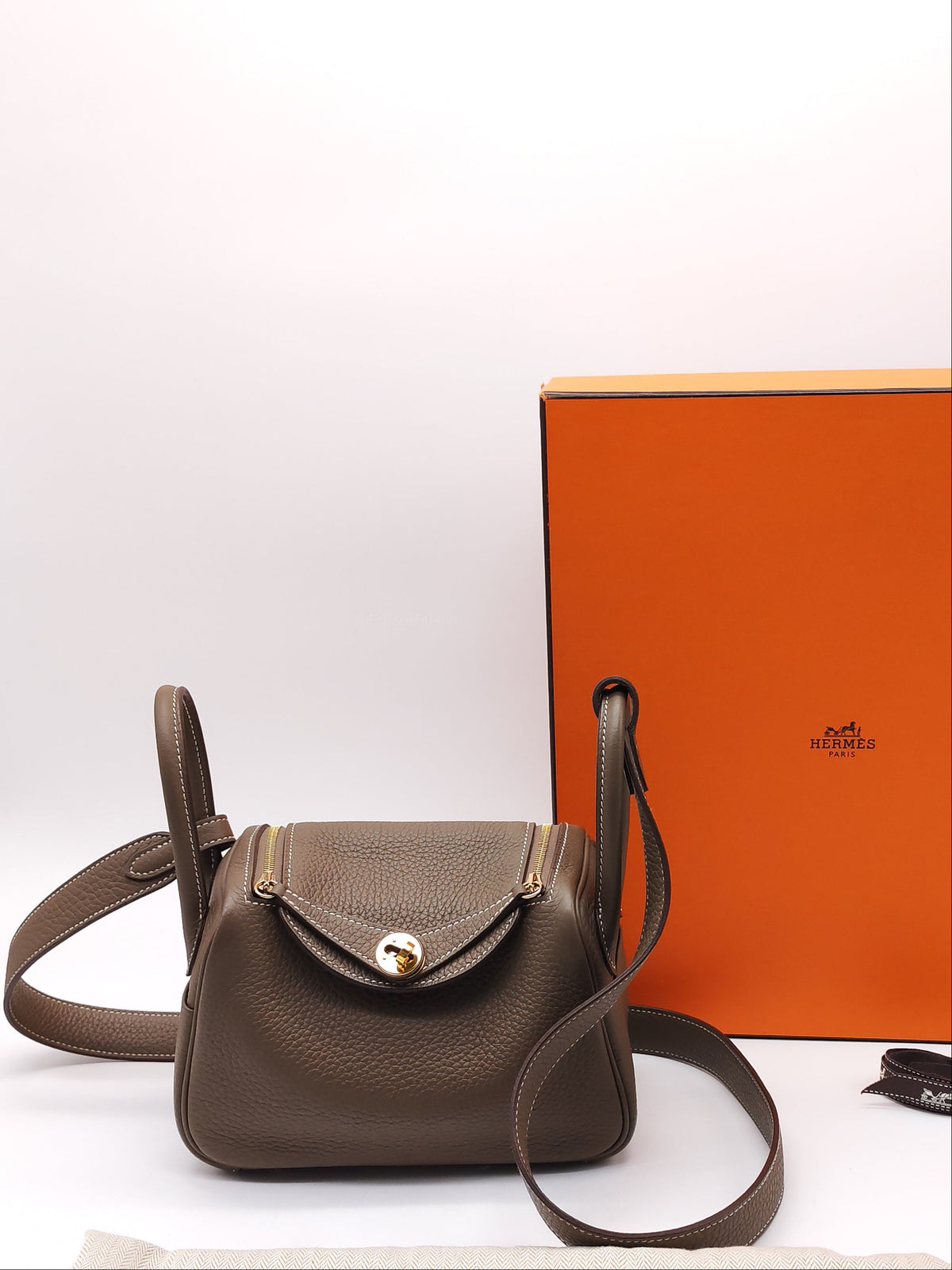 Hermes Mini Lindy in Etoupe Clemence Leather Gold Hardware Stamp U (2022) | Purse Maison Luxury Bags Shop