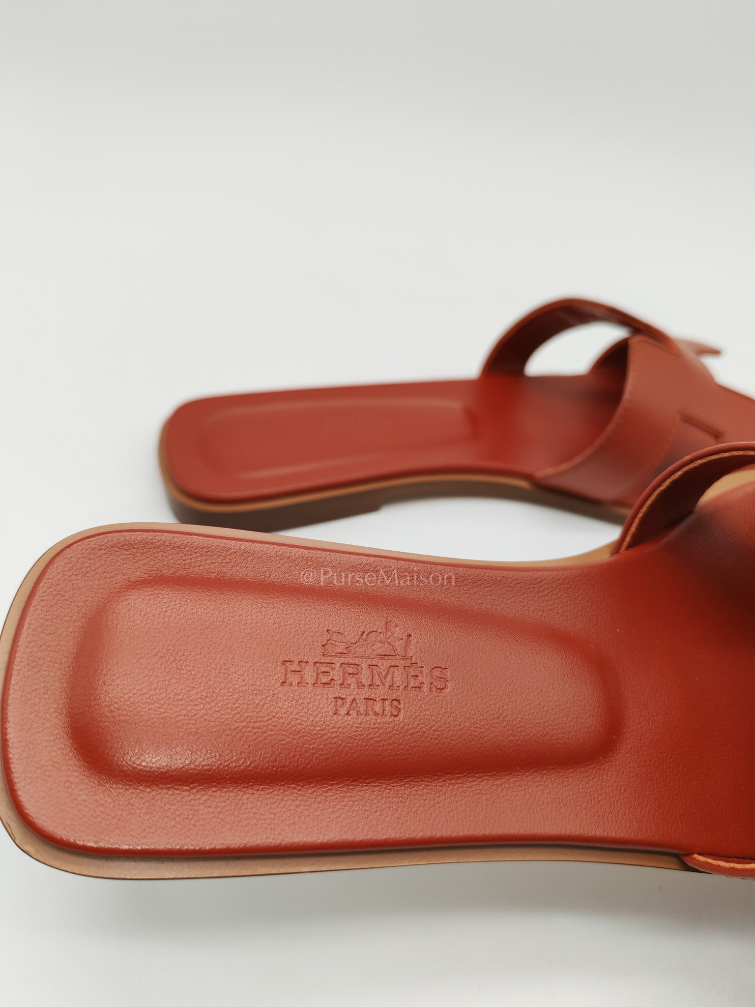 Hermes Oran in Reddish Brown Swift Leather Size 36.5 EU(23cm) | Purse Maison Luxury Bags Shop