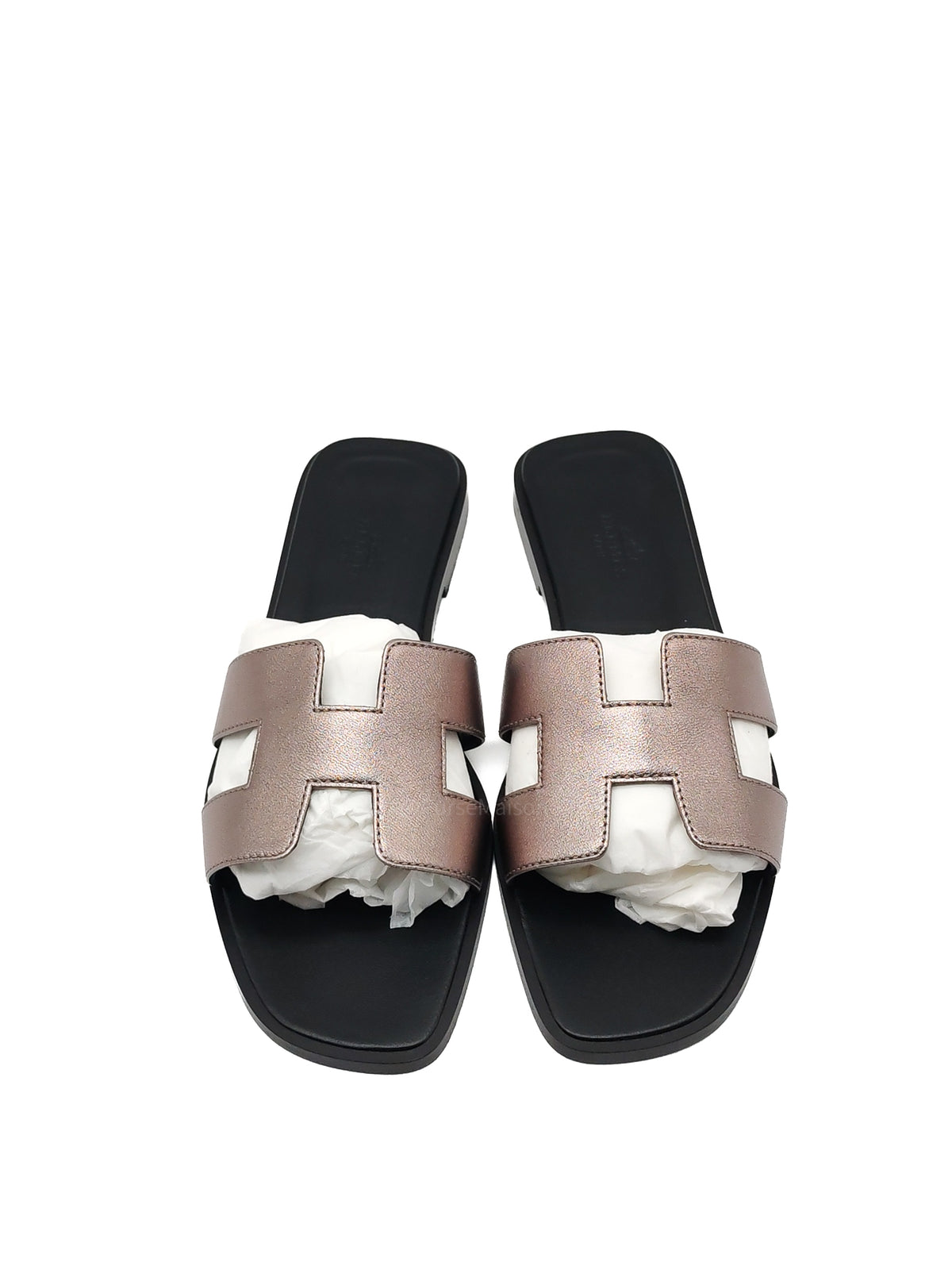 Hermes Oran Sandals in Champagne Metallic Chevre Matallisee Leather Size 37 EU (23.5 cm) | Purse Maison Luxury Bags Shop