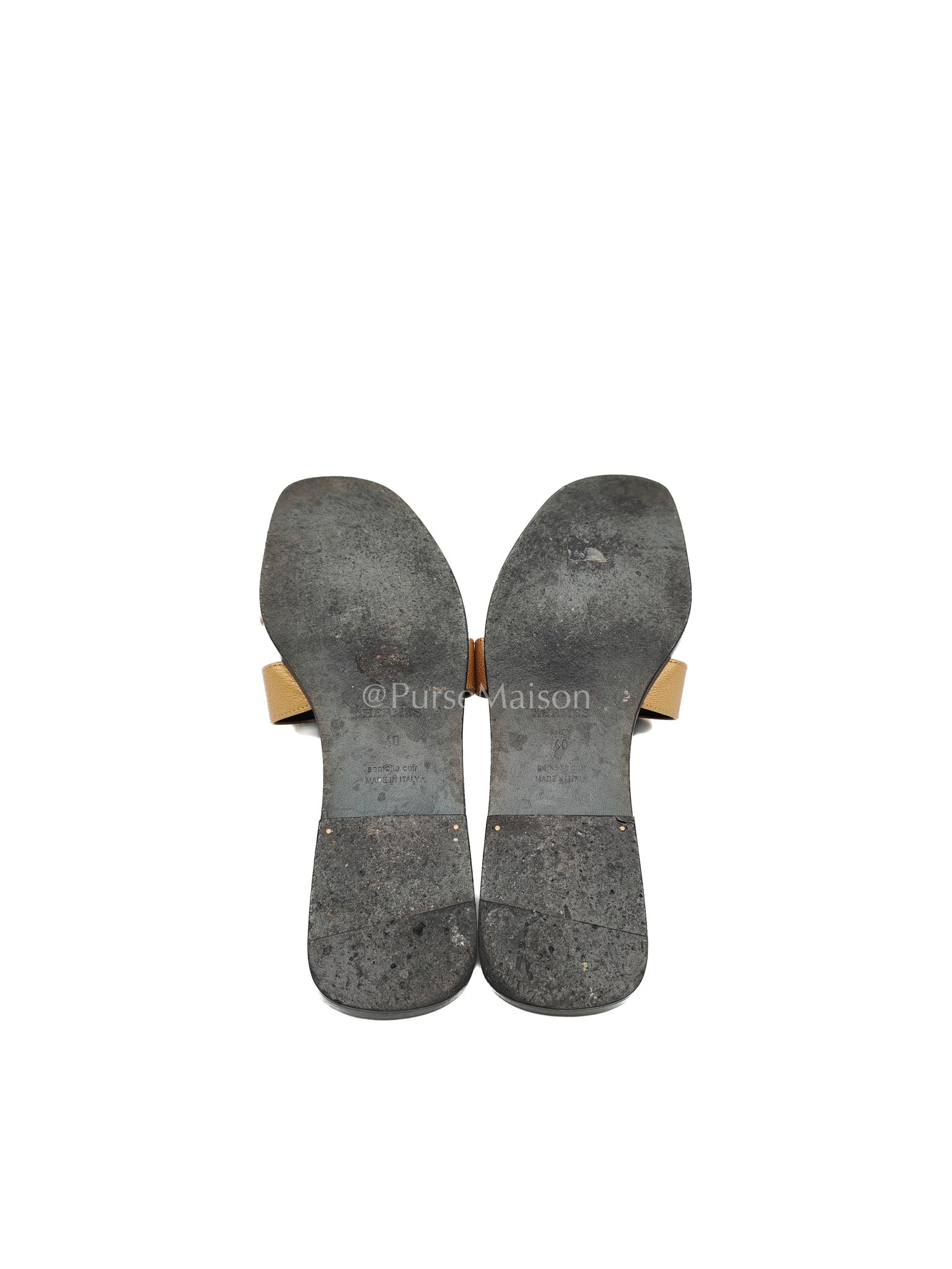 Hermes Oran Sandals in Metallic Gold "Dore" Chevre Leather size 40 EU (25.5 cm) | Purse Maison Luxury Bags Shop
