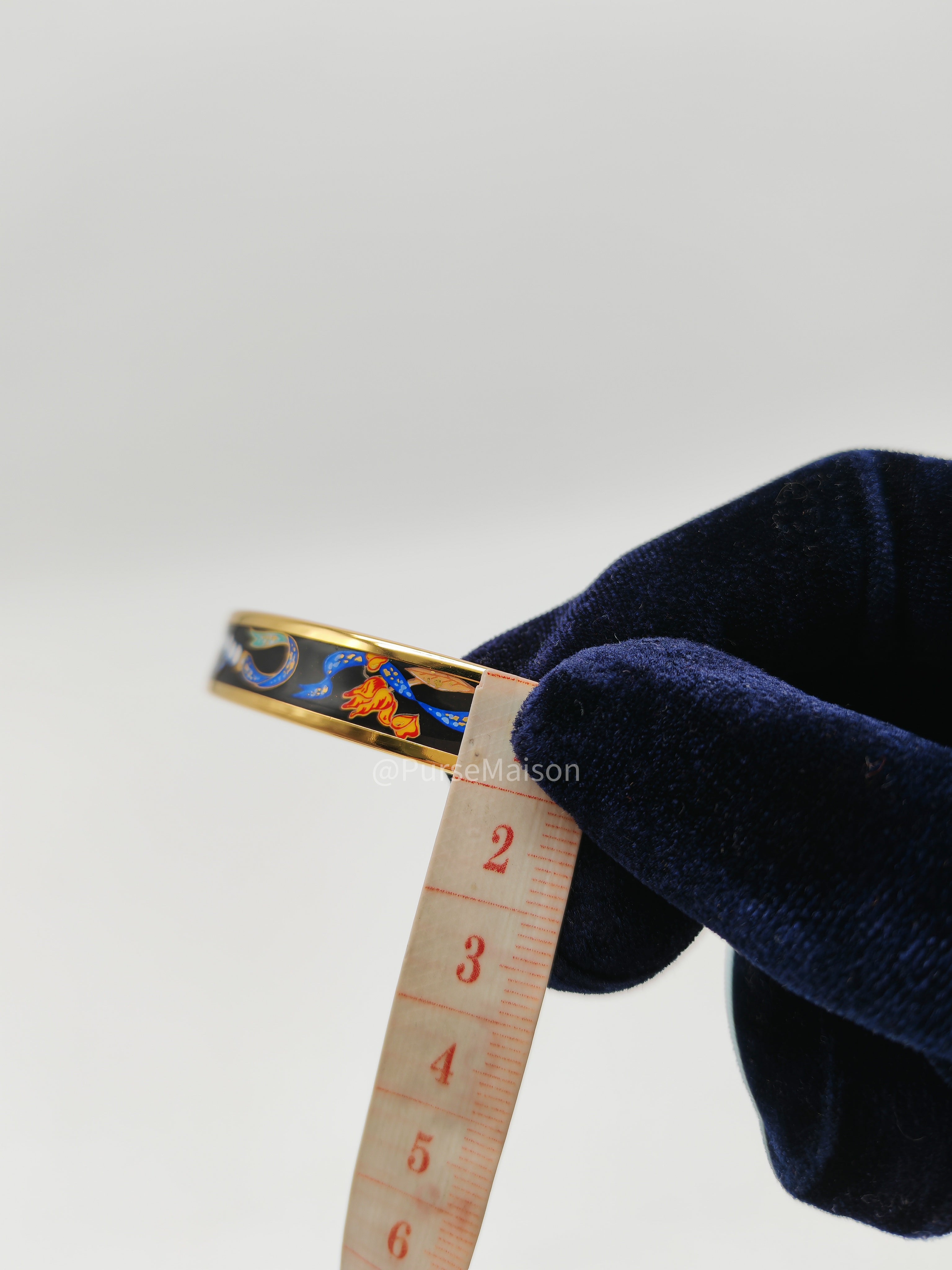 Hermes Plated Narrow Folded Fans and Ribbon Enamel Bangle (Size 7.0cm)