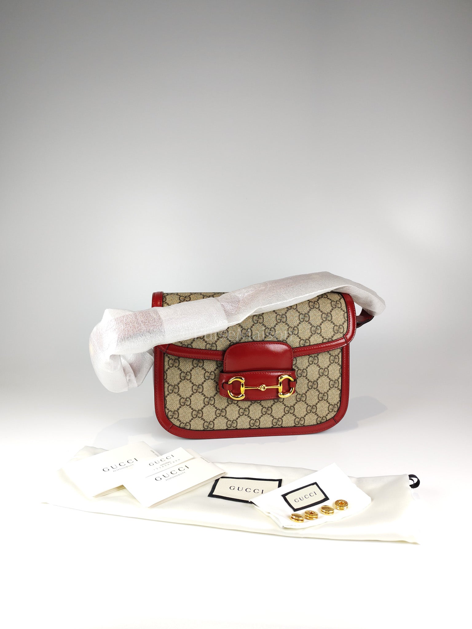 Horsebit 1955 Medium in Beige/Red Canvas | Purse Maison Luxury Bags Shop