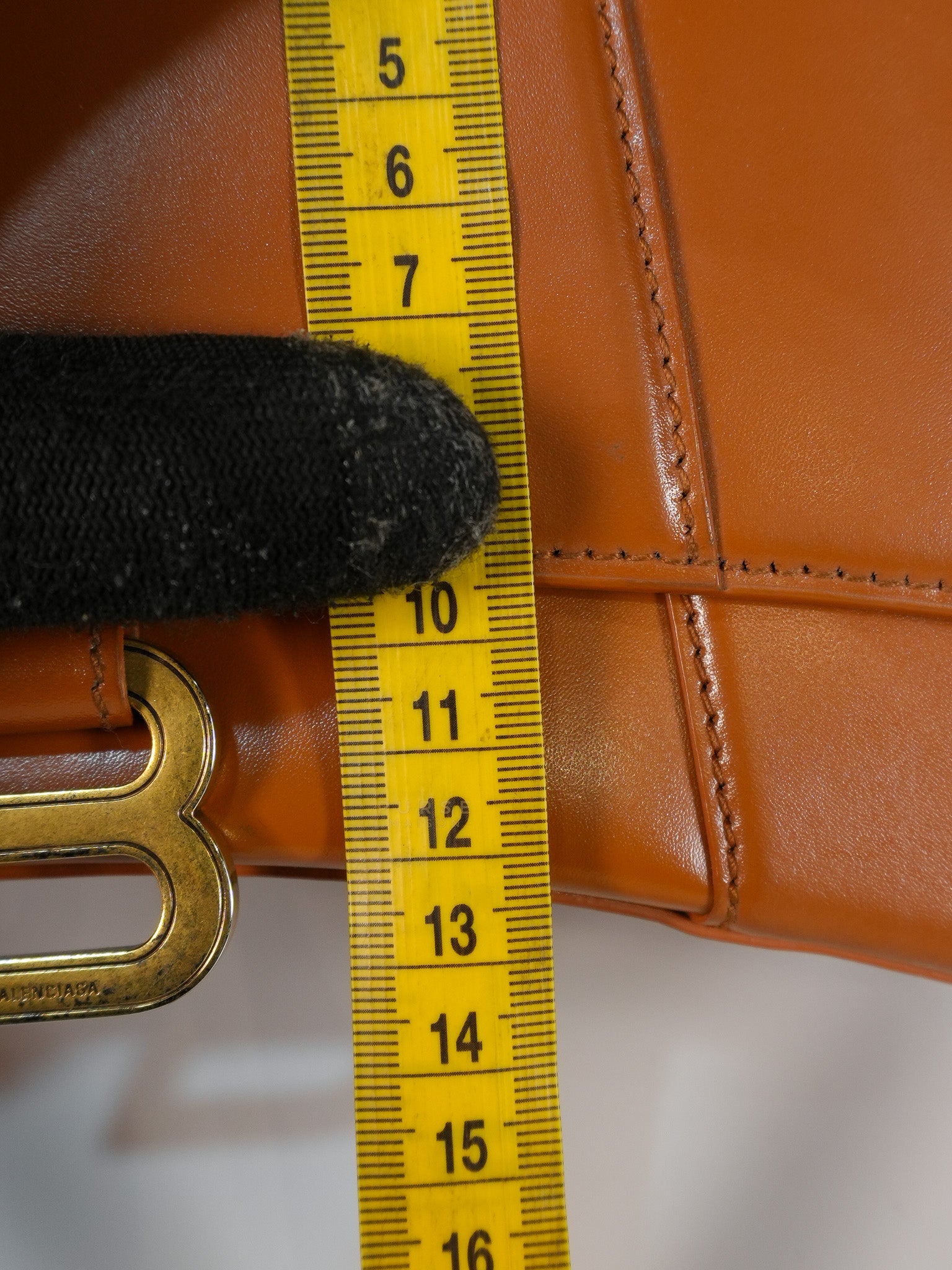 Hourglass in Brown Leather Top Handle Bag | Purse Maison Luxury Bags Shop