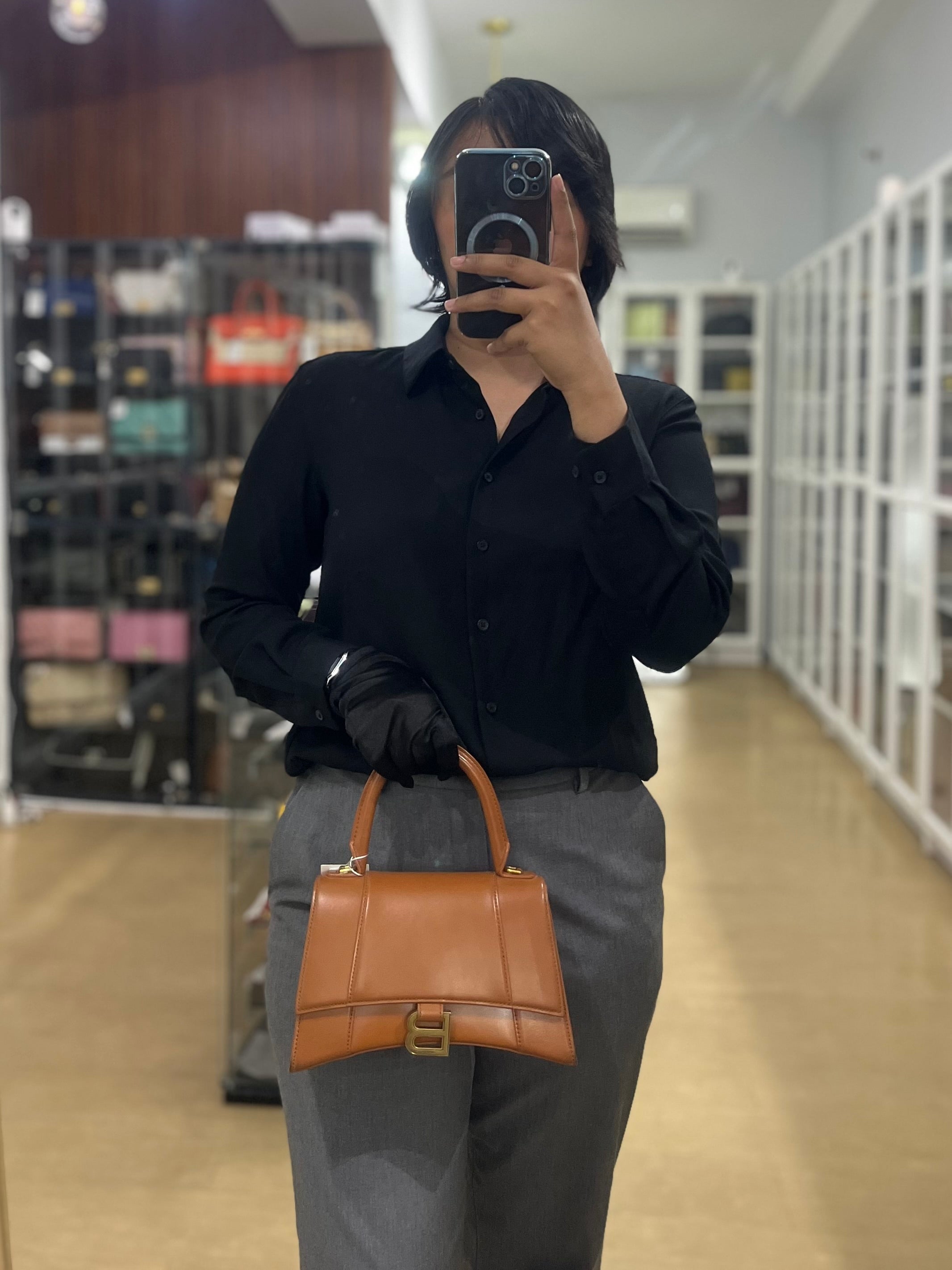 Hourglass in Brown Leather Top Handle Bag | Purse Maison Luxury Bags Shop